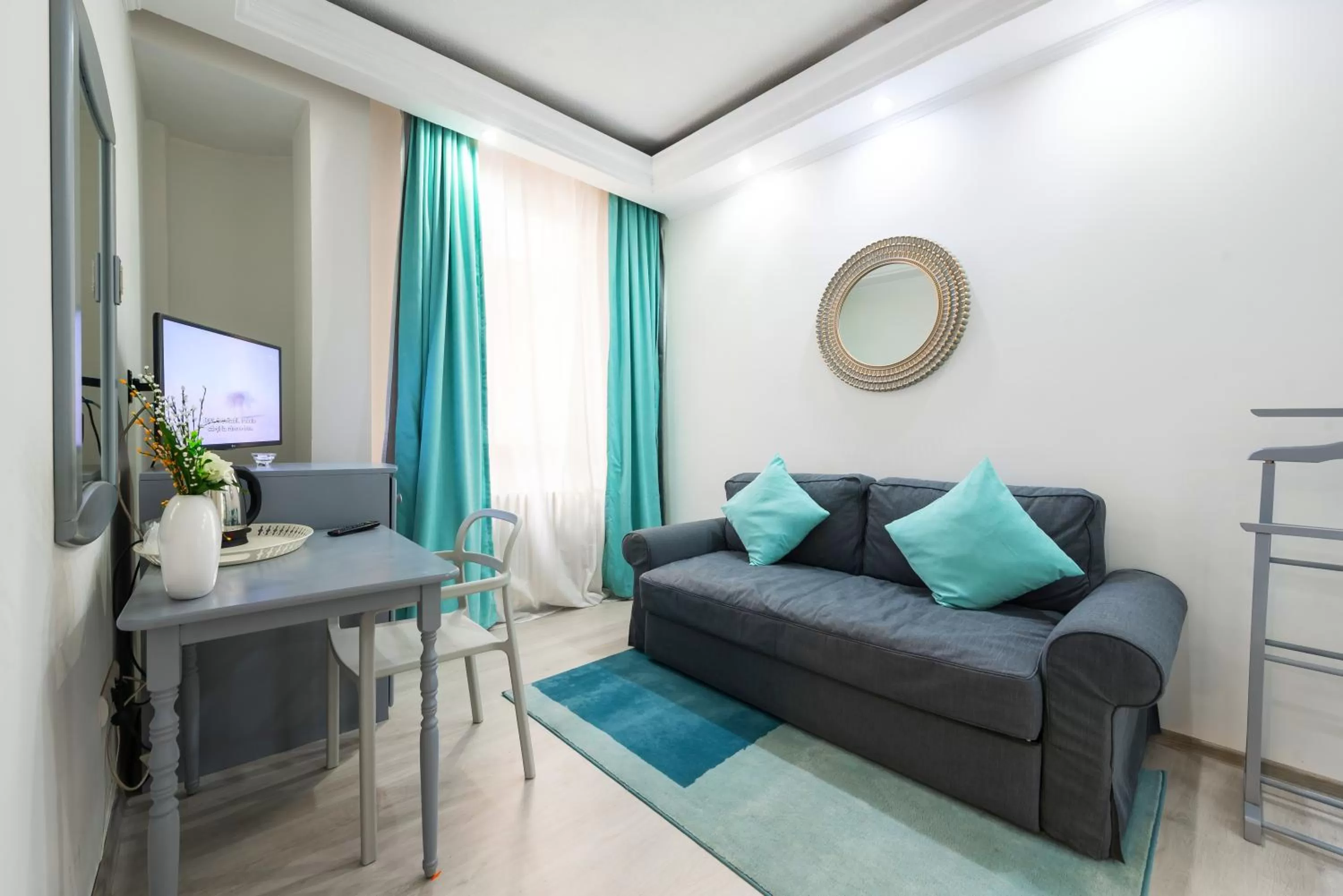 Relax Comfort Suites Hotel