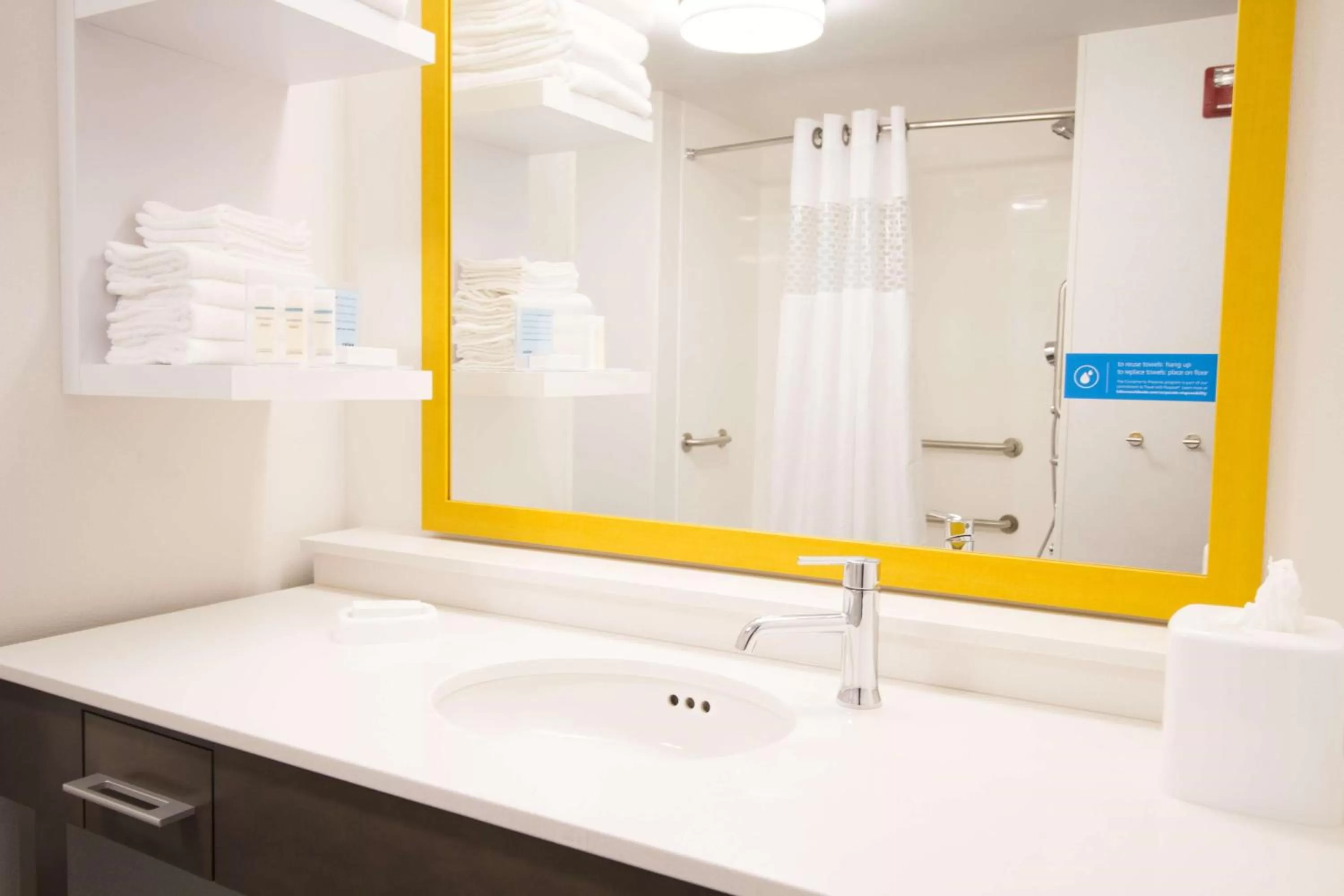 Bathroom in Hampton Inn Decatur, Mt. Zion, IL