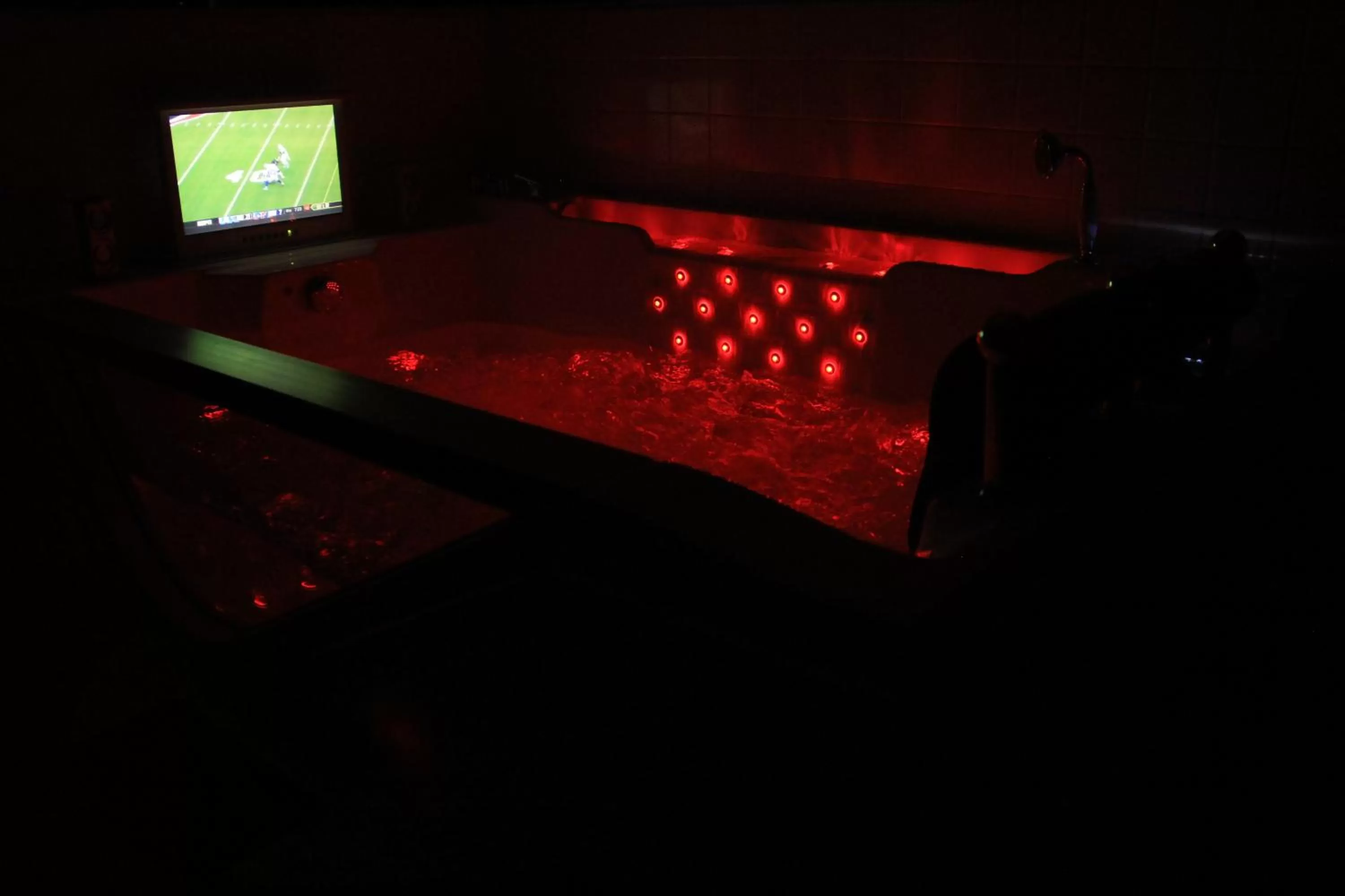 Hot Tub in Super 8 by Wyndham Uniontown PA