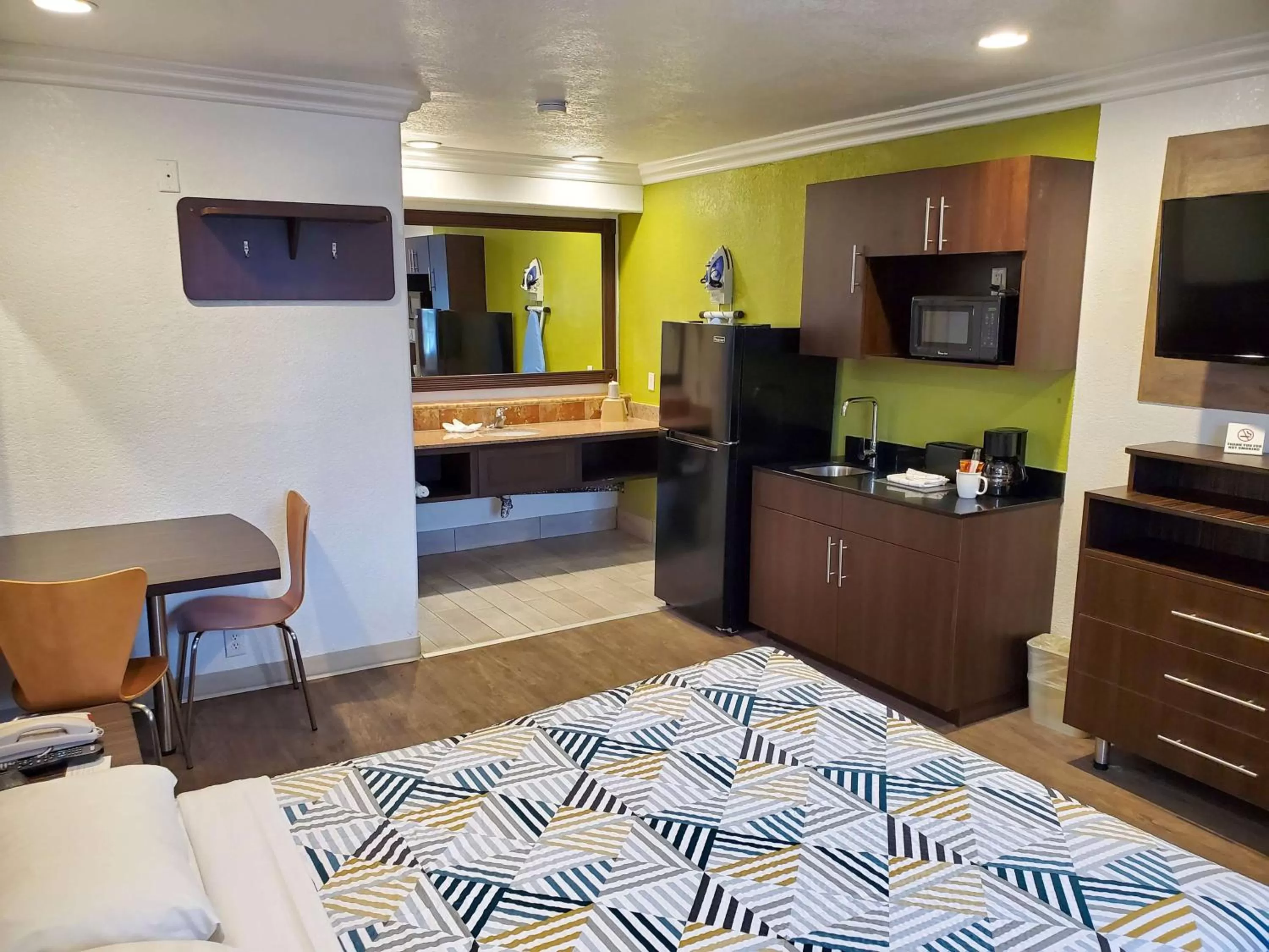 Photo of the whole room, Bed in Studio 6-National City, CA - Naval Base San Diego