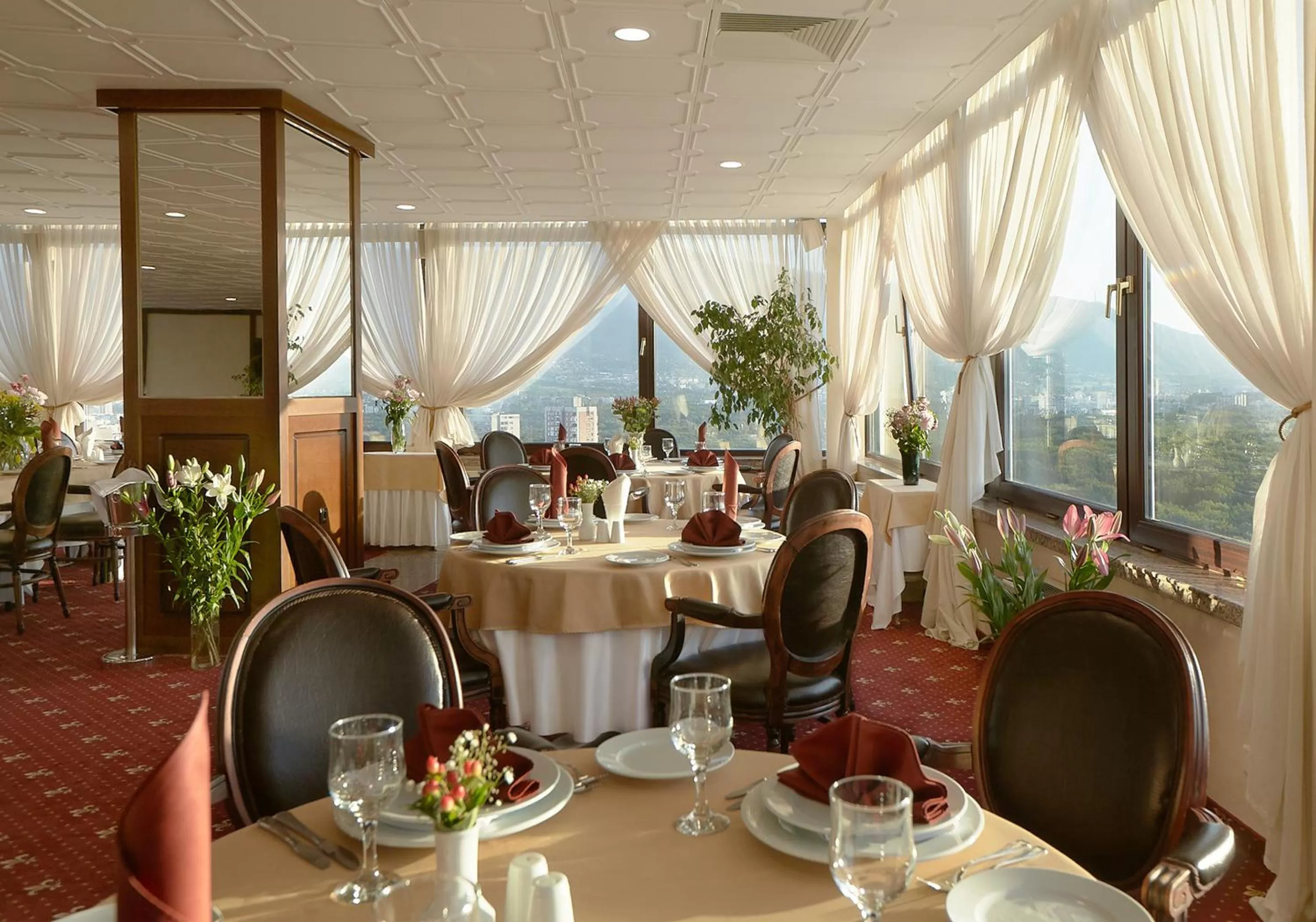 Restaurant/places to eat in Park Hotel Moskva