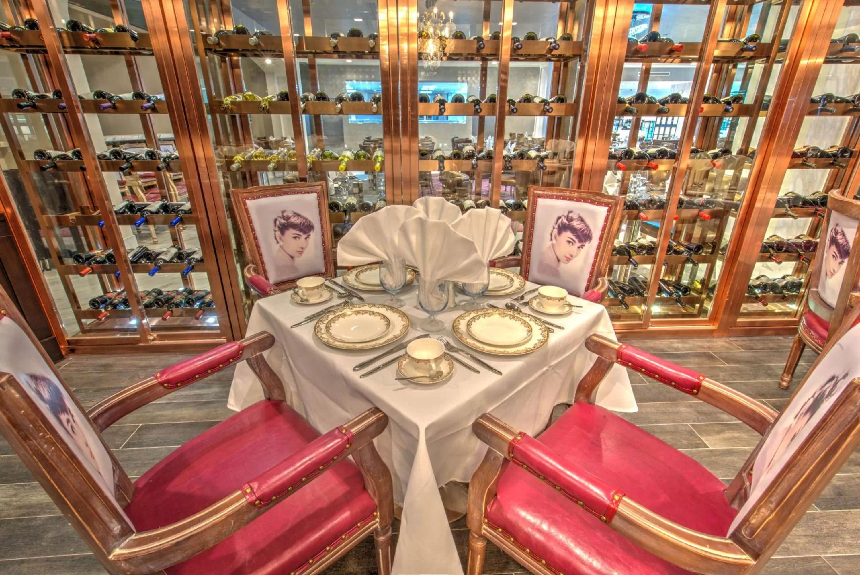 Restaurant/places to eat in DoubleTree by Hilton Houston Brookhollow