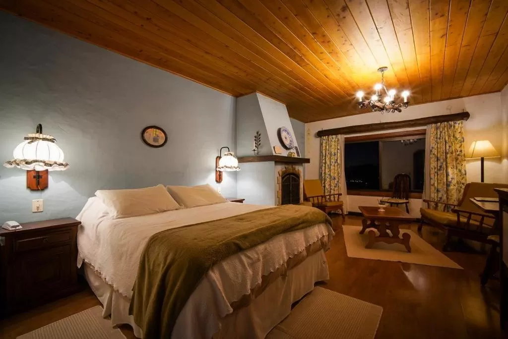 Photo of the whole room, Bed in Hotel Meissner Hof