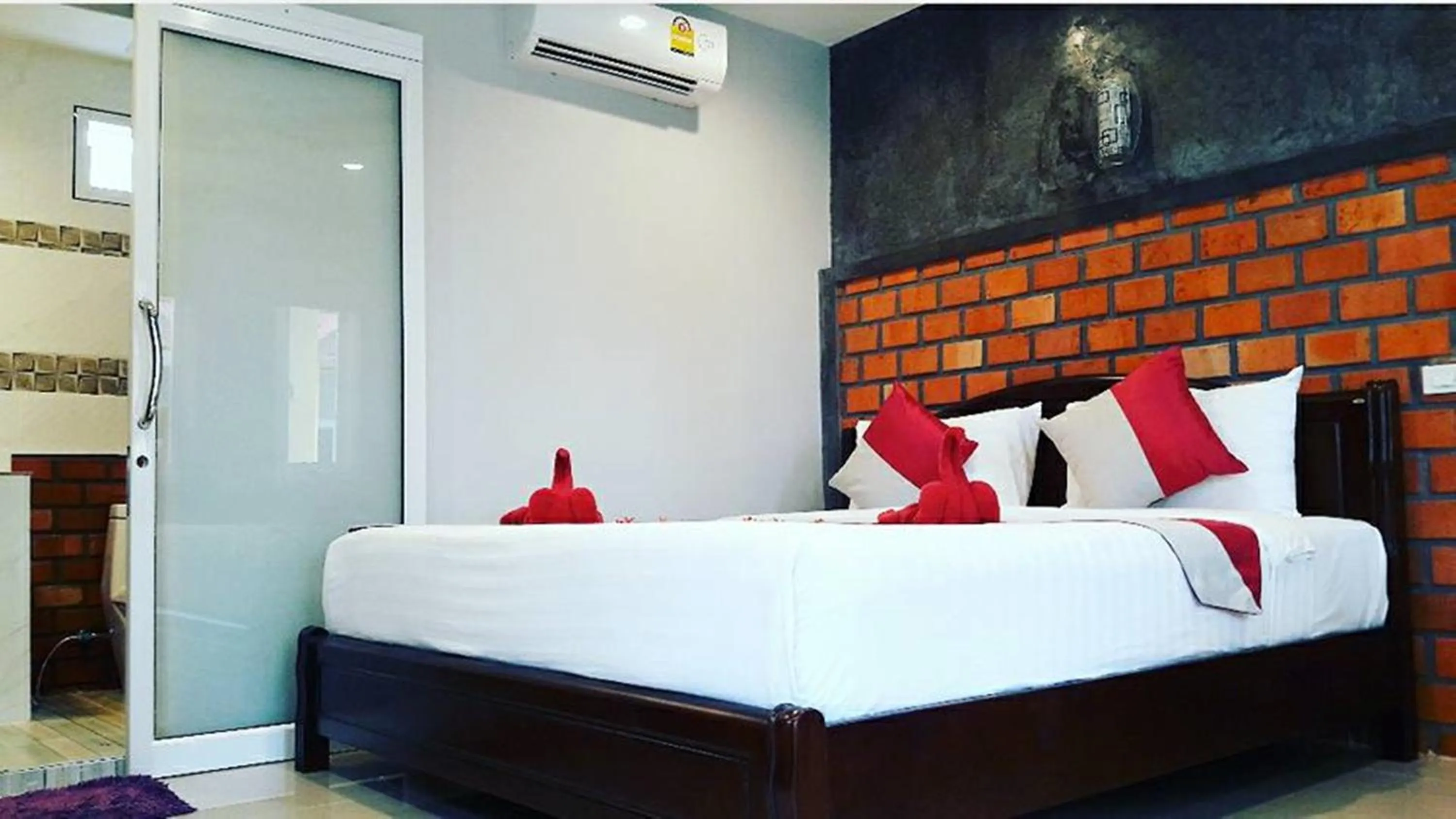 Bed in Lanta New Beach Bungalows - SHA Plus