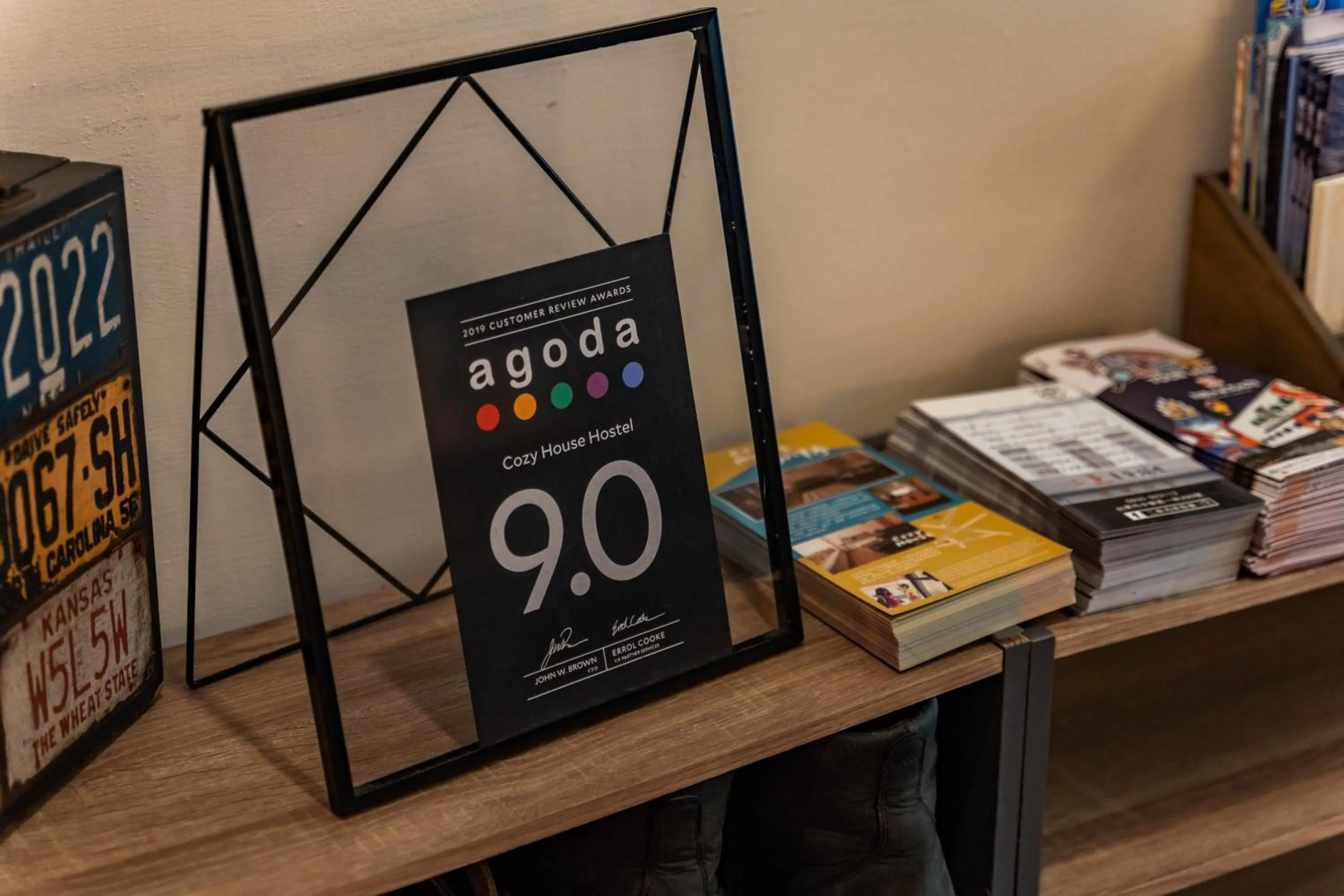 Communal lounge/ TV room in Cozy House Hostel