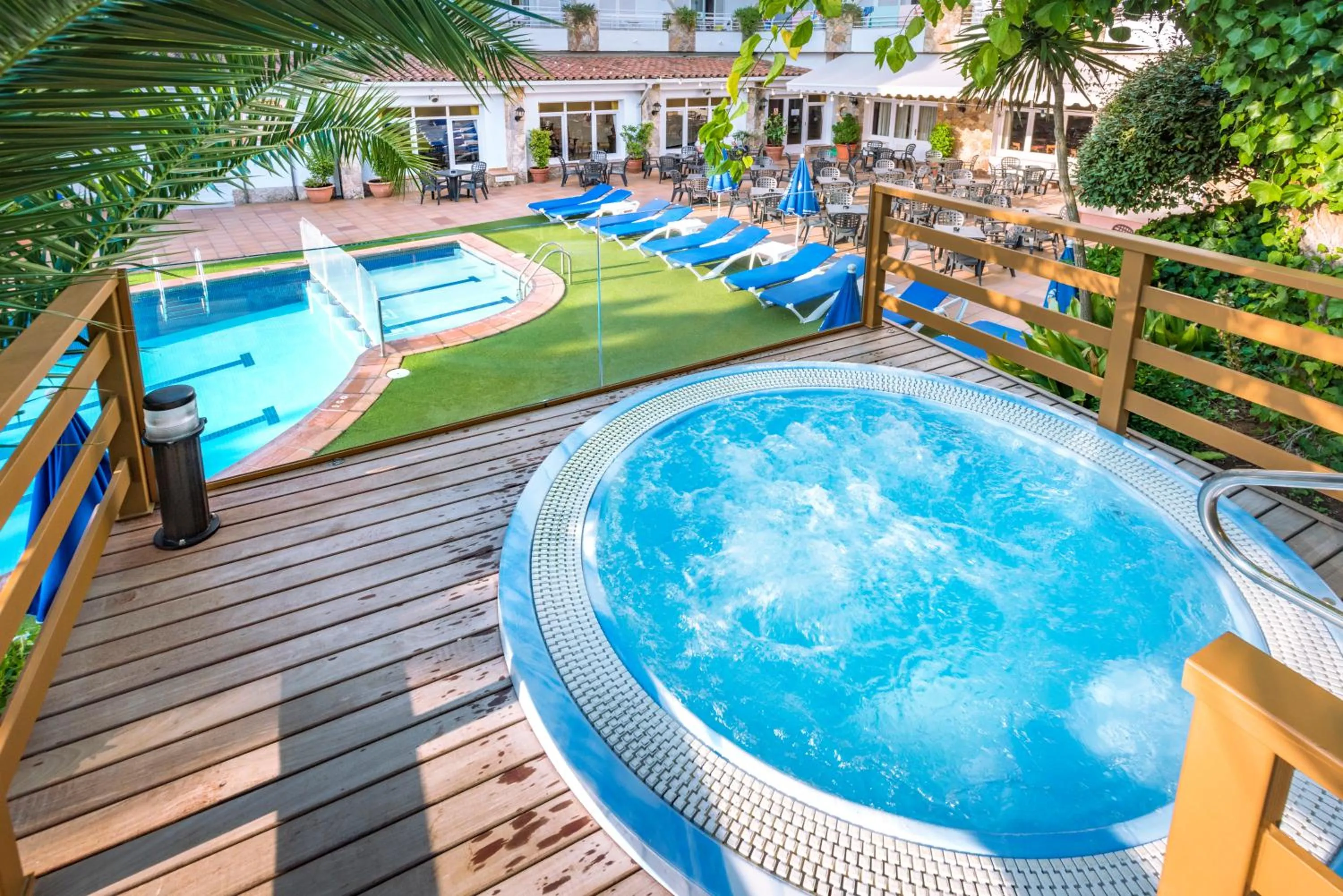 Hot Tub in Hotel GHT Neptuno-Tossa & Venus SPA