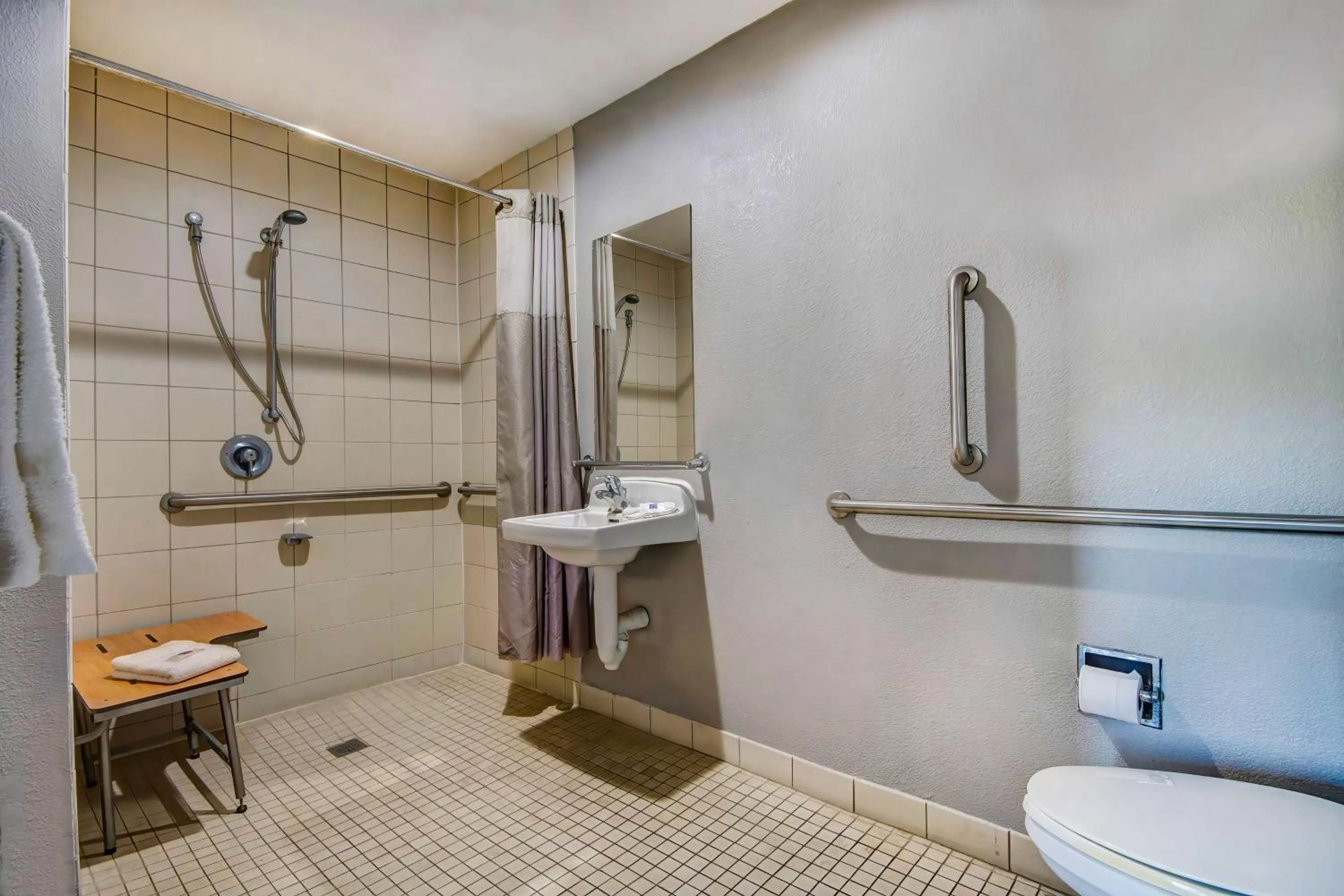 Bathroom in Motel 6-Port Allen, LA - Baton Rouge