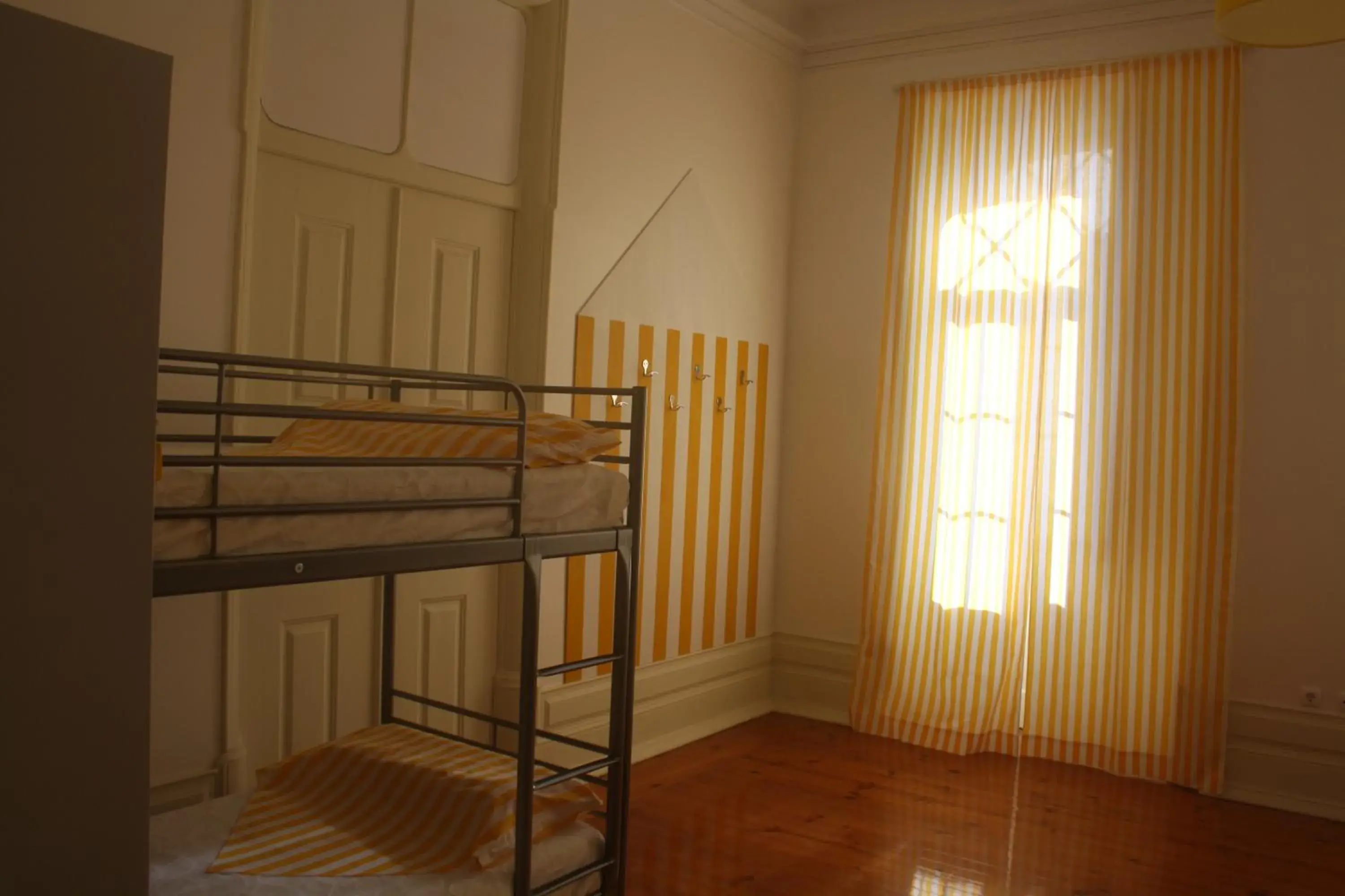 6-Bed Mixed Dormitory Room - single occupancy in Hostel 402 6-Bed Mixed Dormitory Room - single occupancy in Hostel 402