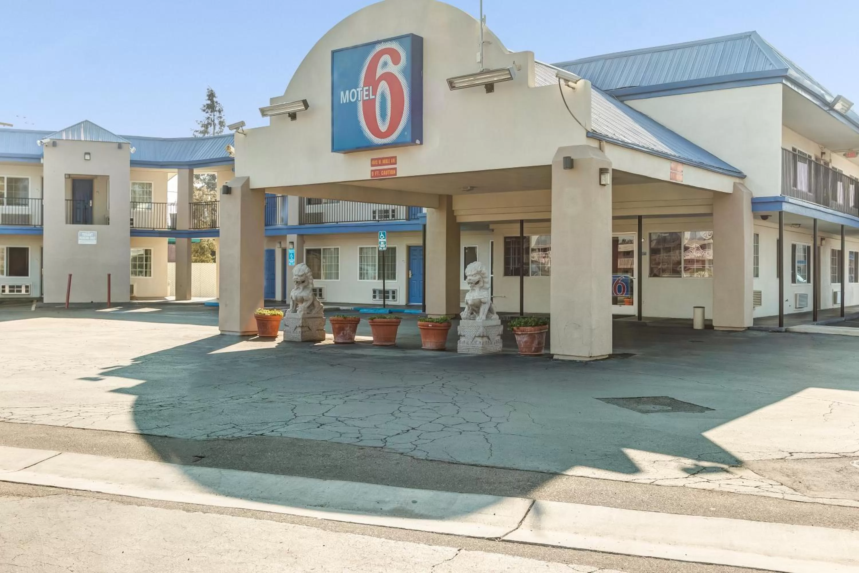 Facade/entrance in Motel 6-Visalia, CA