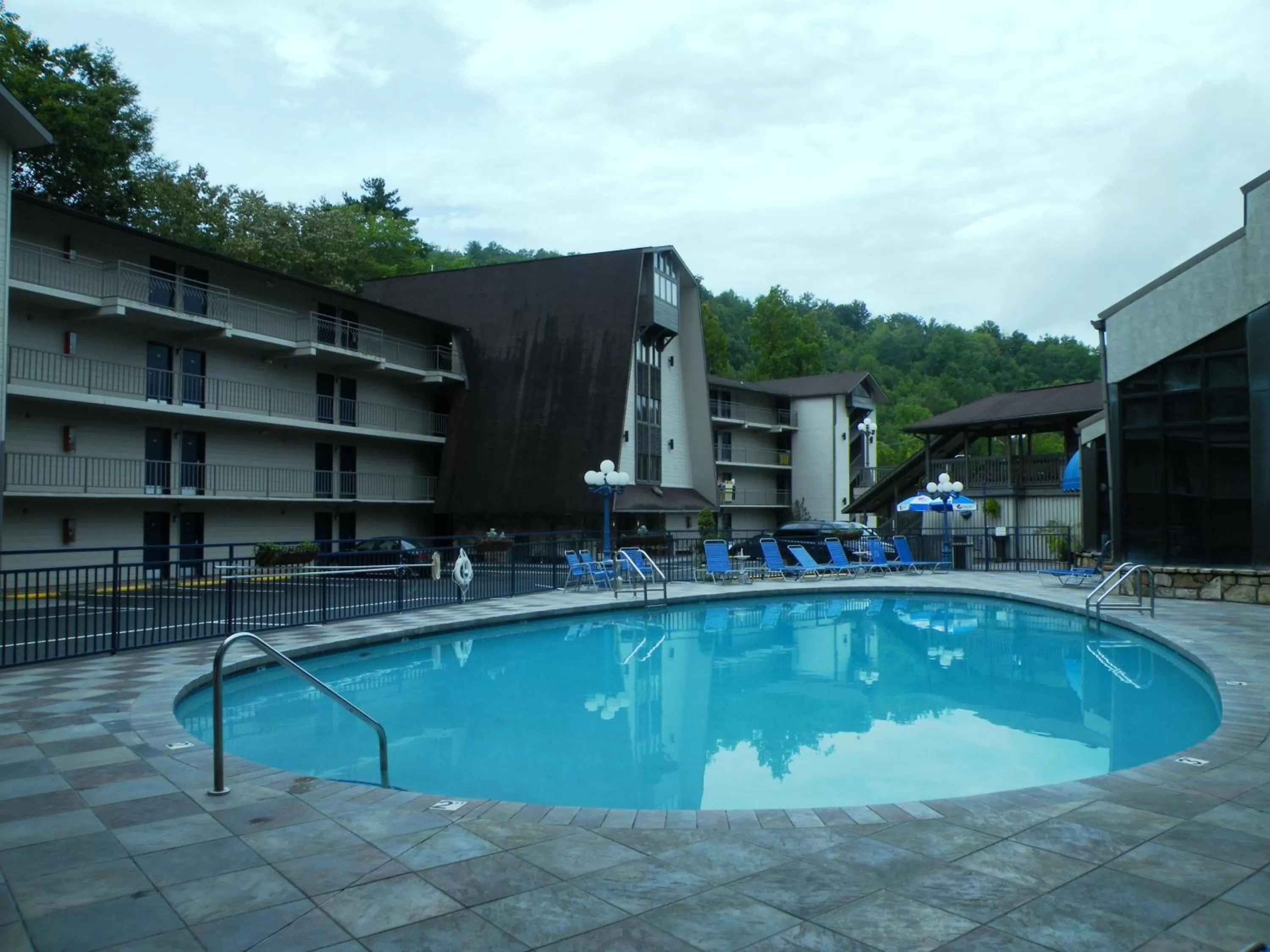 Pool view in Sidney James Mountain Lodge
