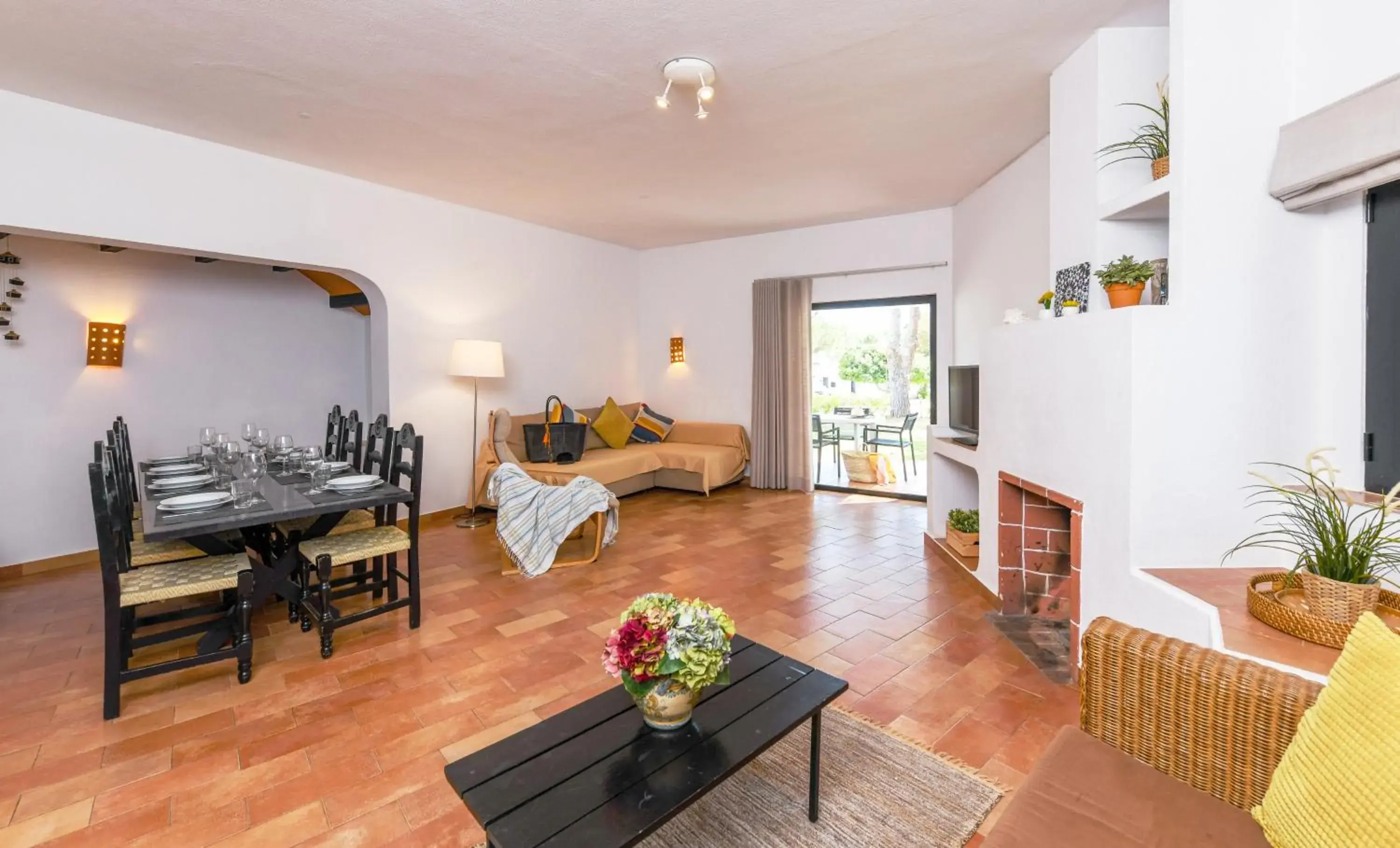 Four-Bedroom Villa in Pedras Da Rainha Four-Bedroom Villa in Pedras Da Rainha