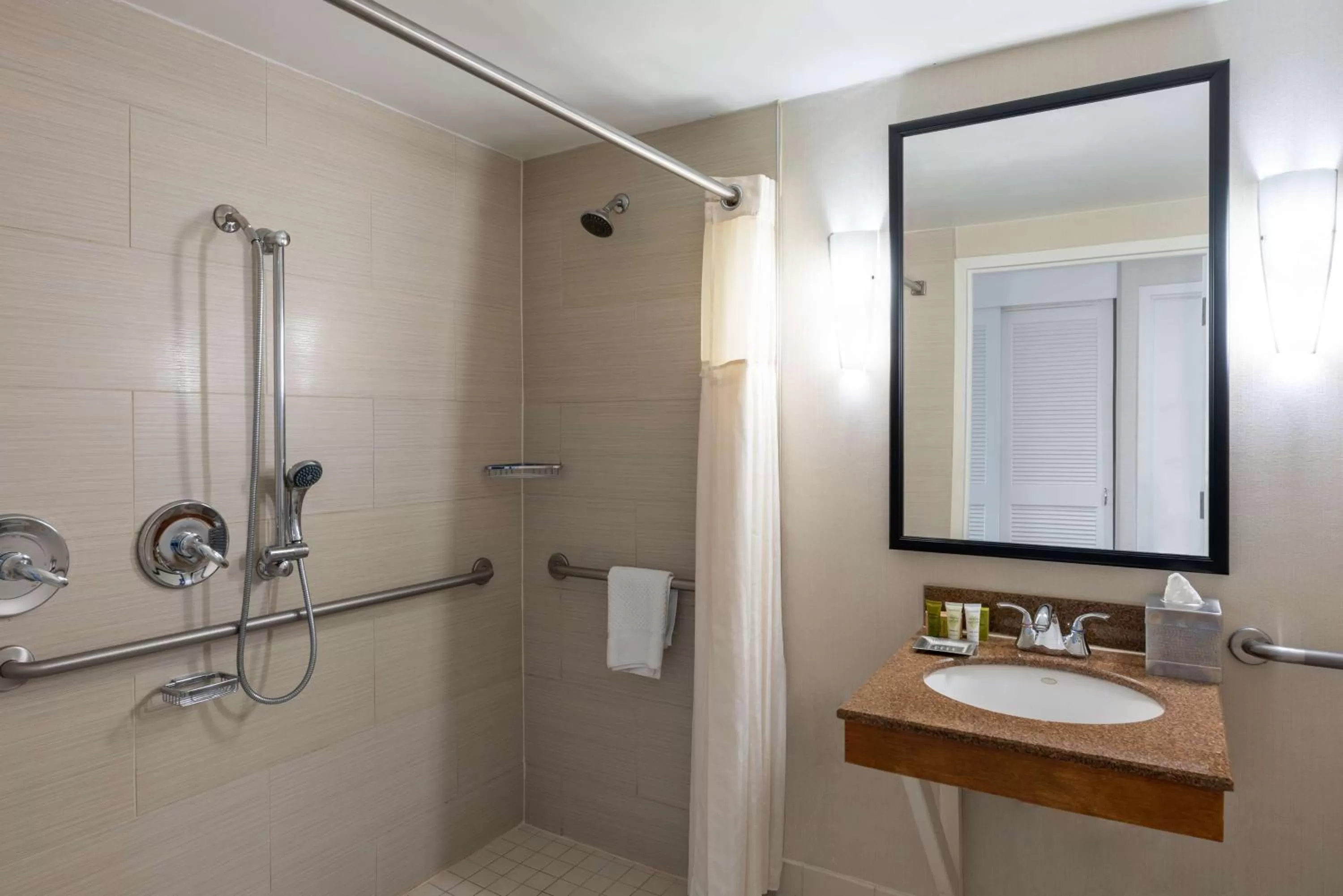 Bathroom in Hilton Alexandria Mark Center