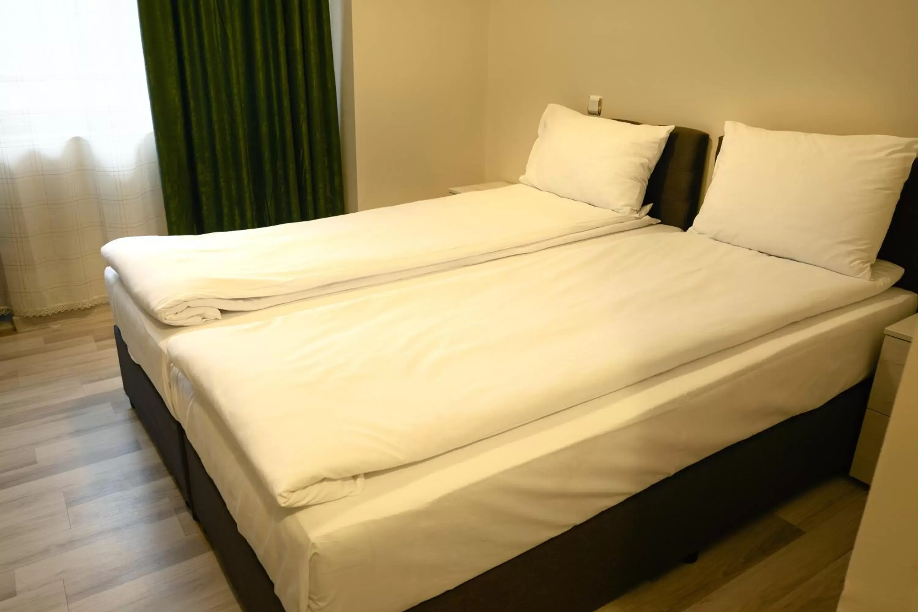 Double or Twin Room in Hotel Leda Double or Twin Room in Hotel Leda