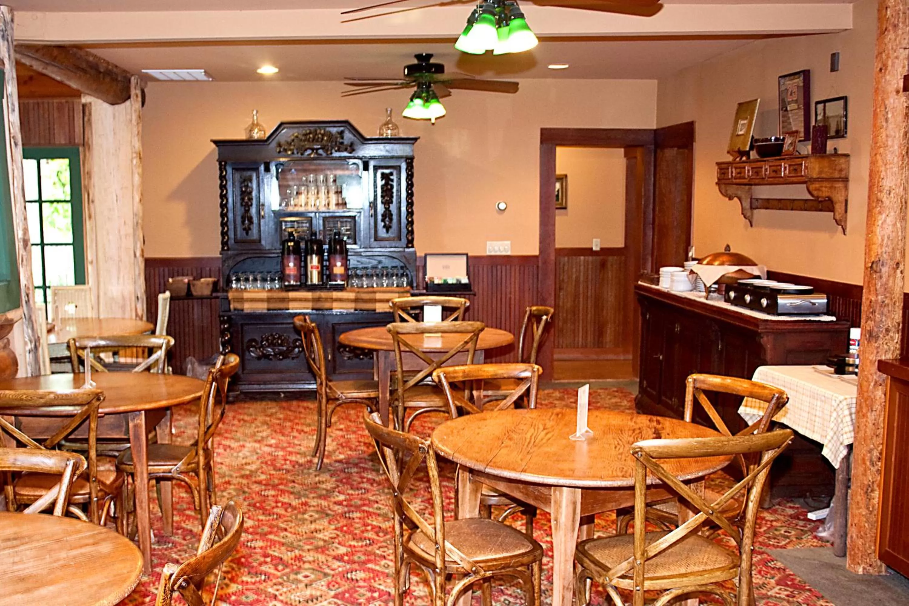 Restaurant/places to eat in Weasku Inn