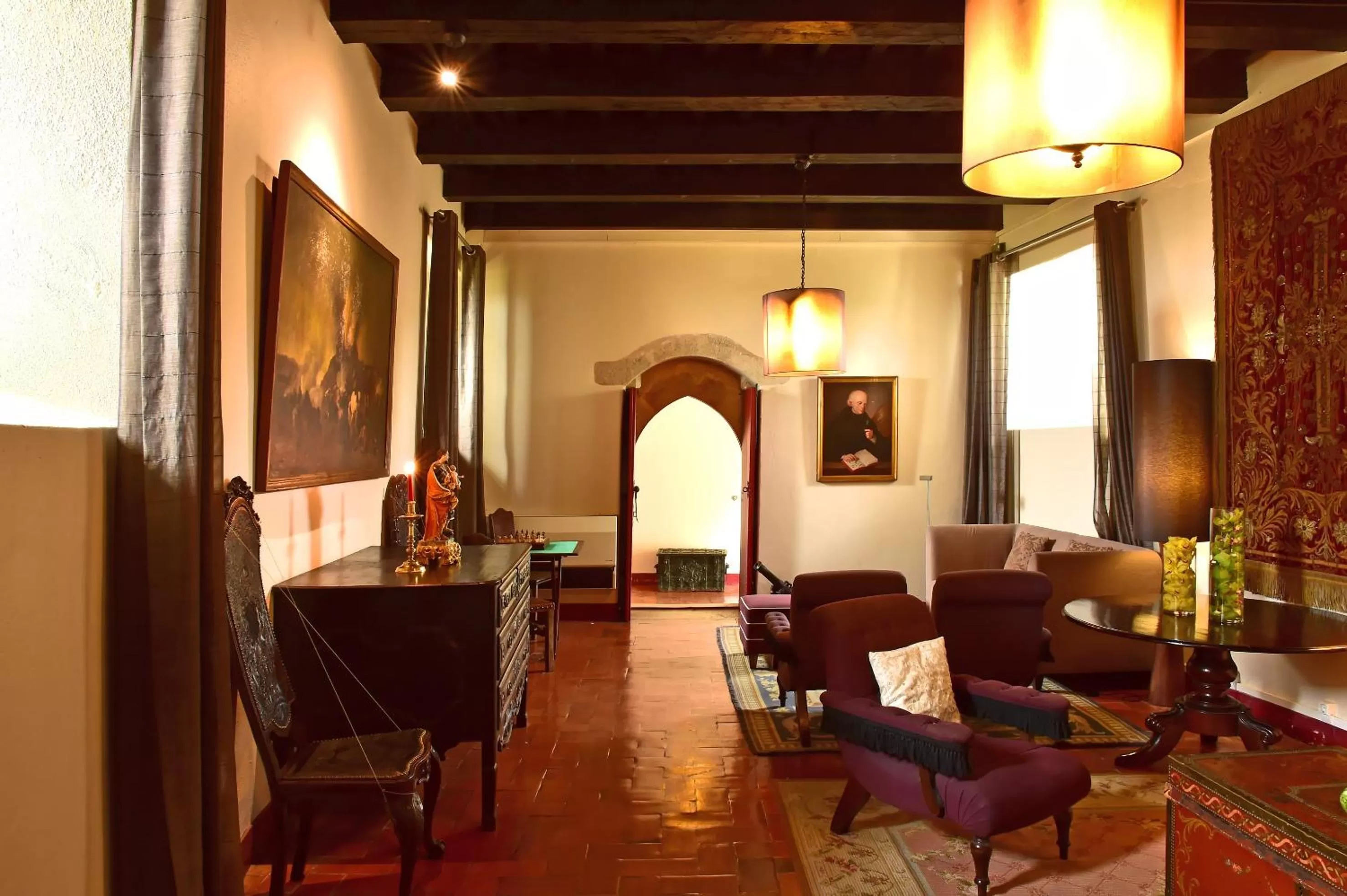Communal lounge/ TV room in Pousada Castelo de Obidos