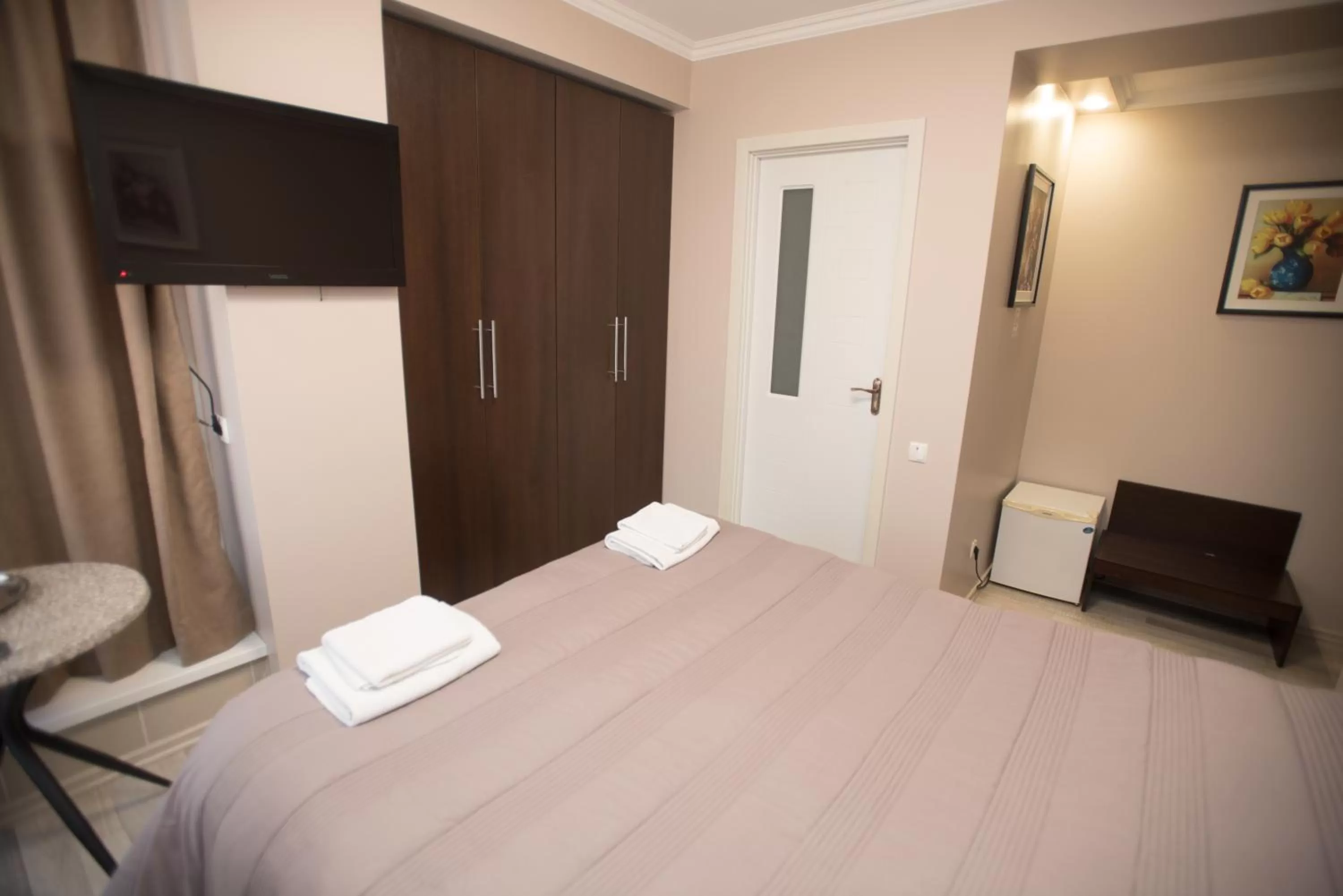 TV and multimedia, Bed in Altin Palace