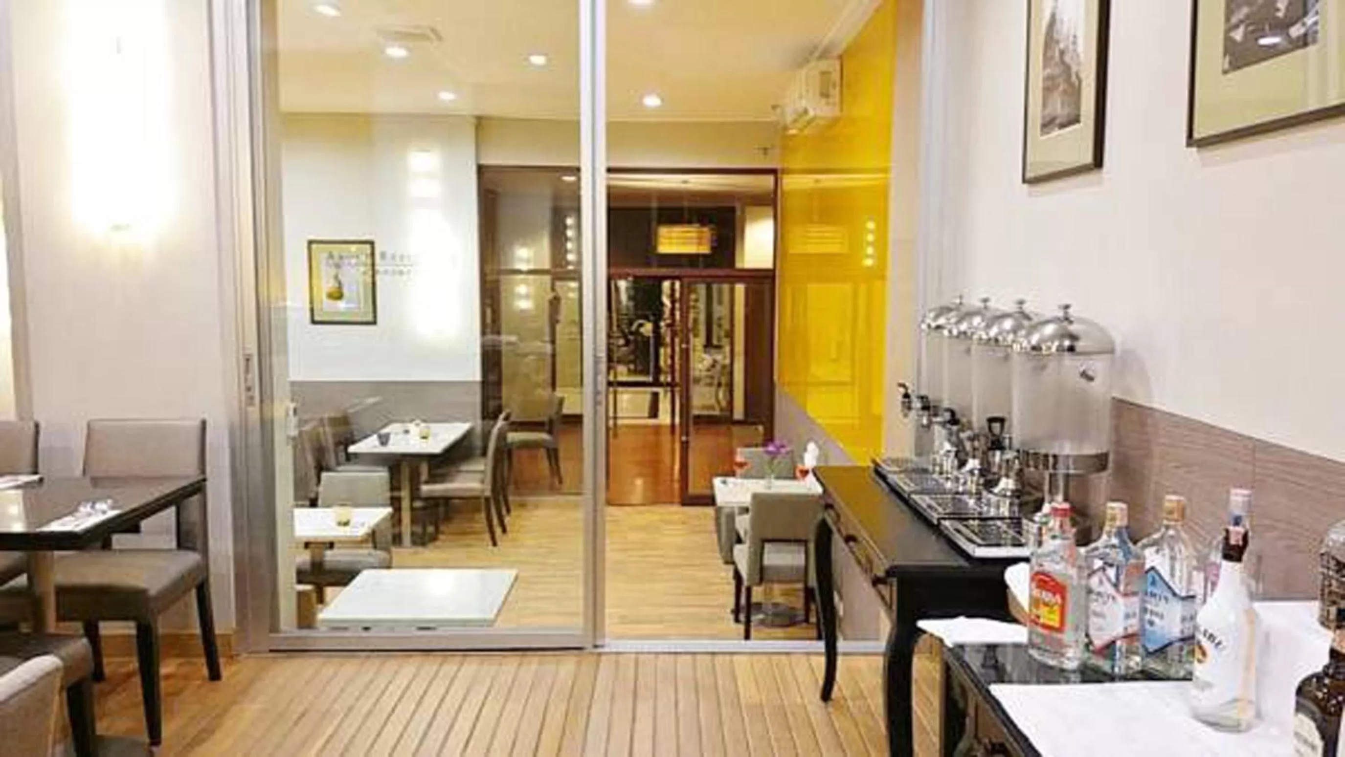 Drinks in Asoke Residence Sukhumvit by UHG