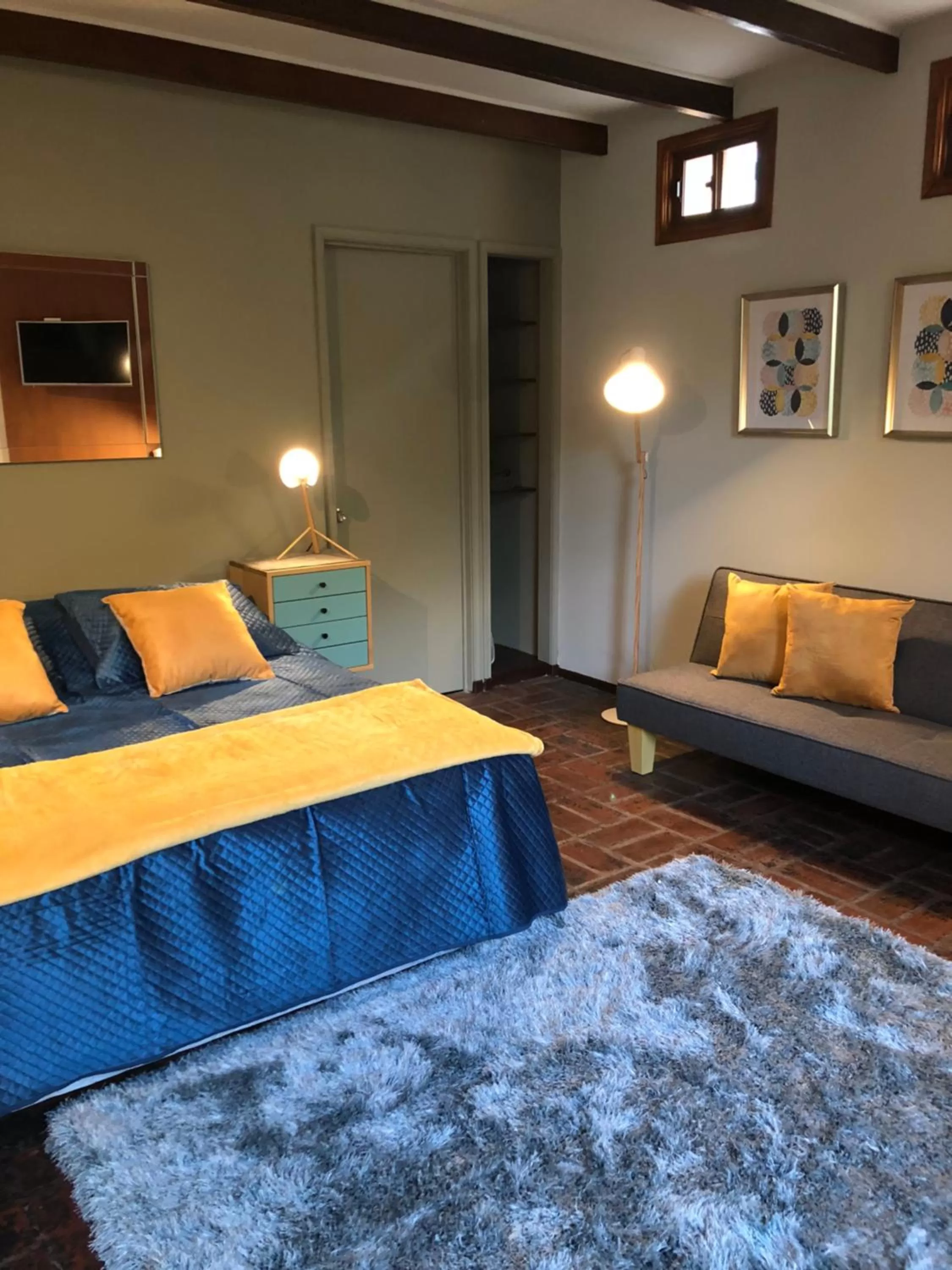 Photo of the whole room, Bed in Rent apart Las Condes