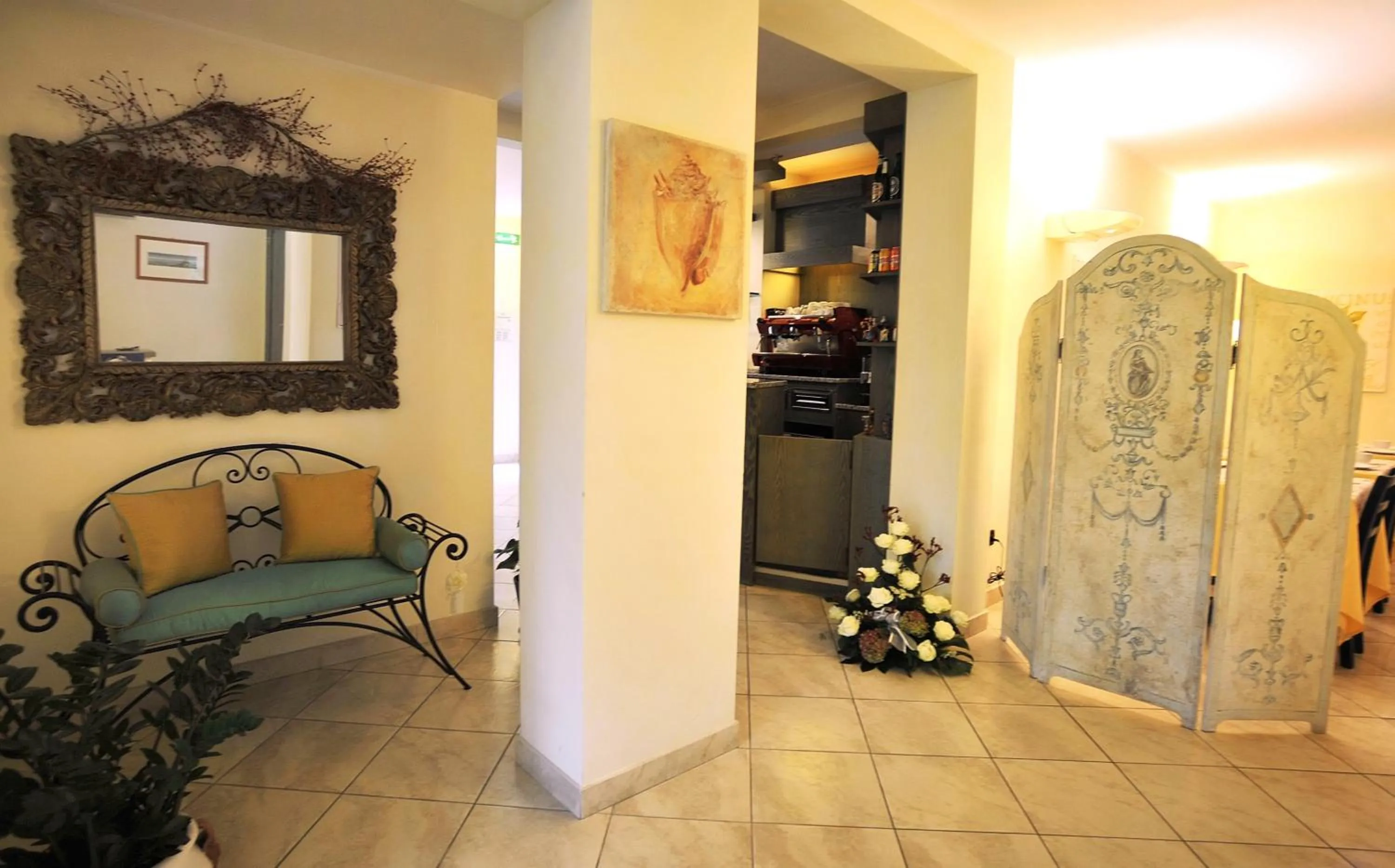 Communal lounge/ TV room in Hotel Riviera Blu