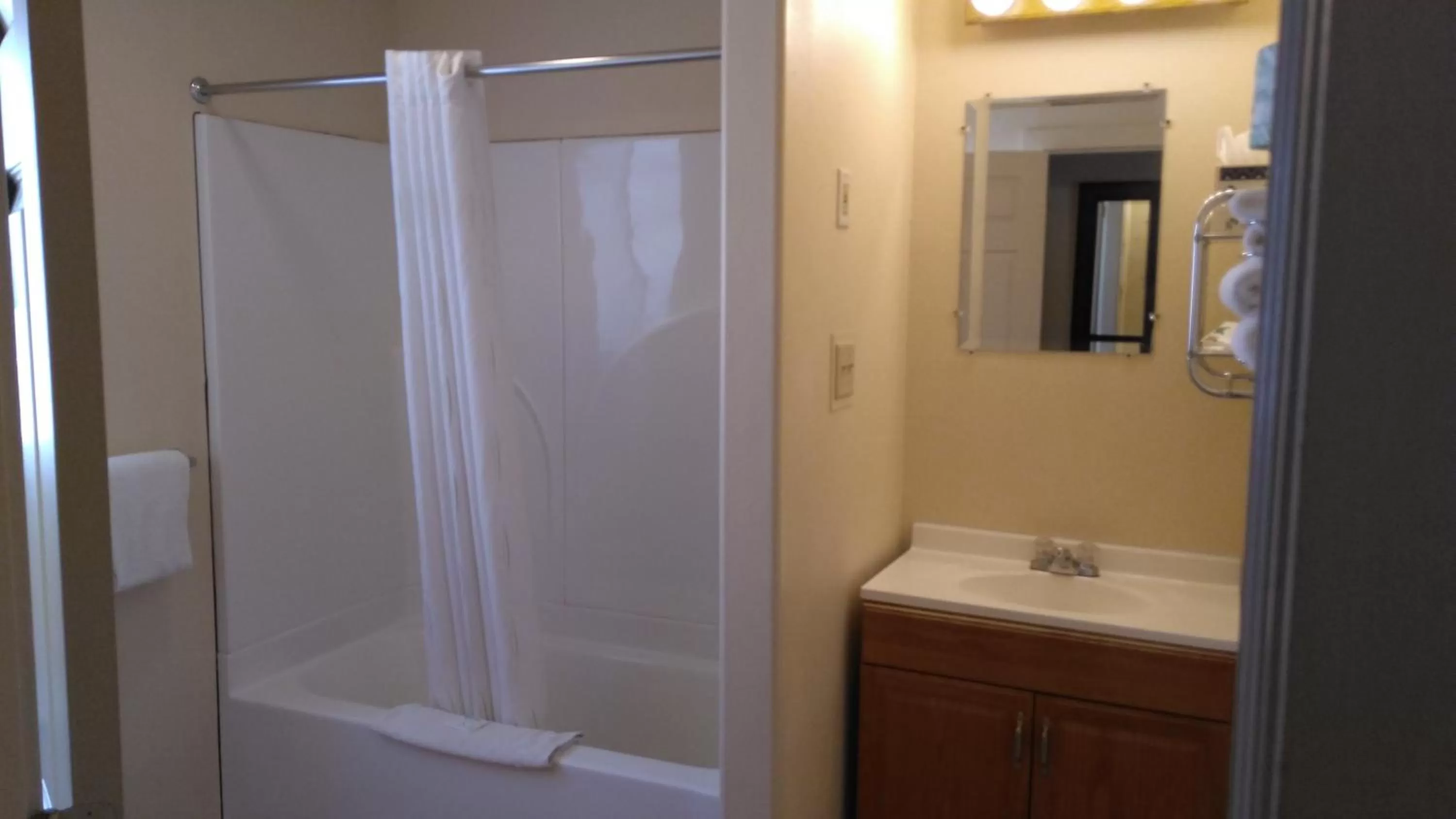 Shower in Inca Inn Moab