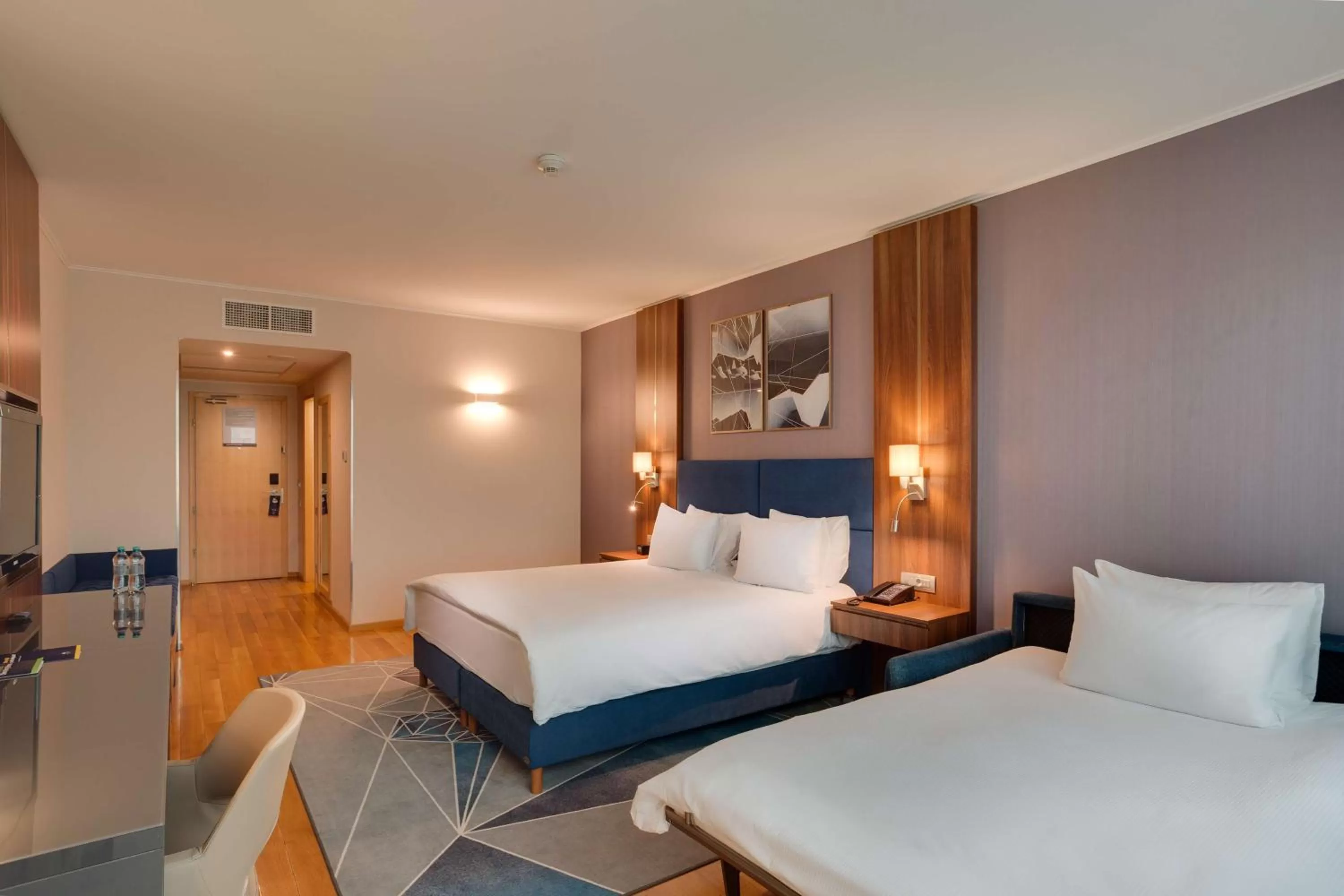 Bed in DoubleTree by Hilton Hotel Cluj - City Plaza