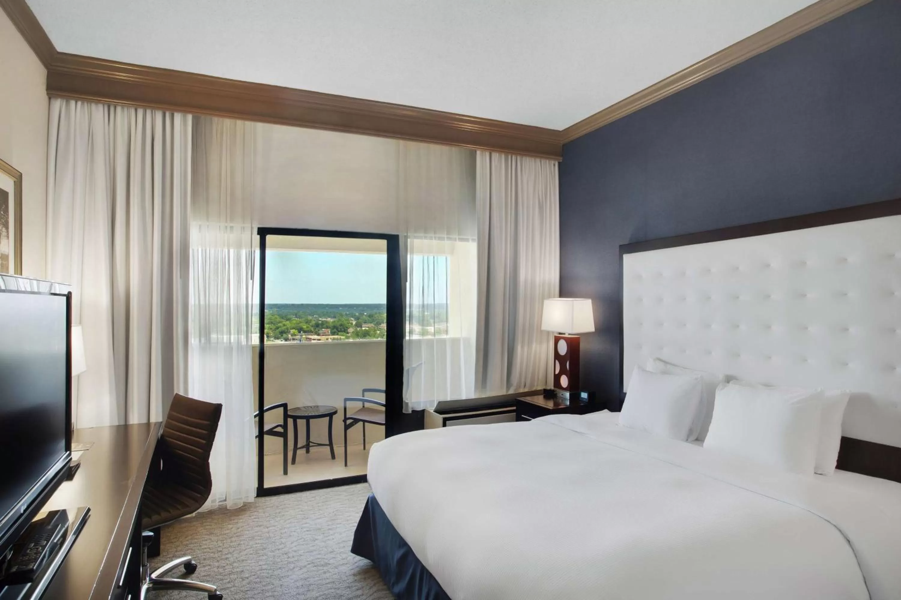 Bedroom, Bed in DoubleTree by Hilton Little Rock