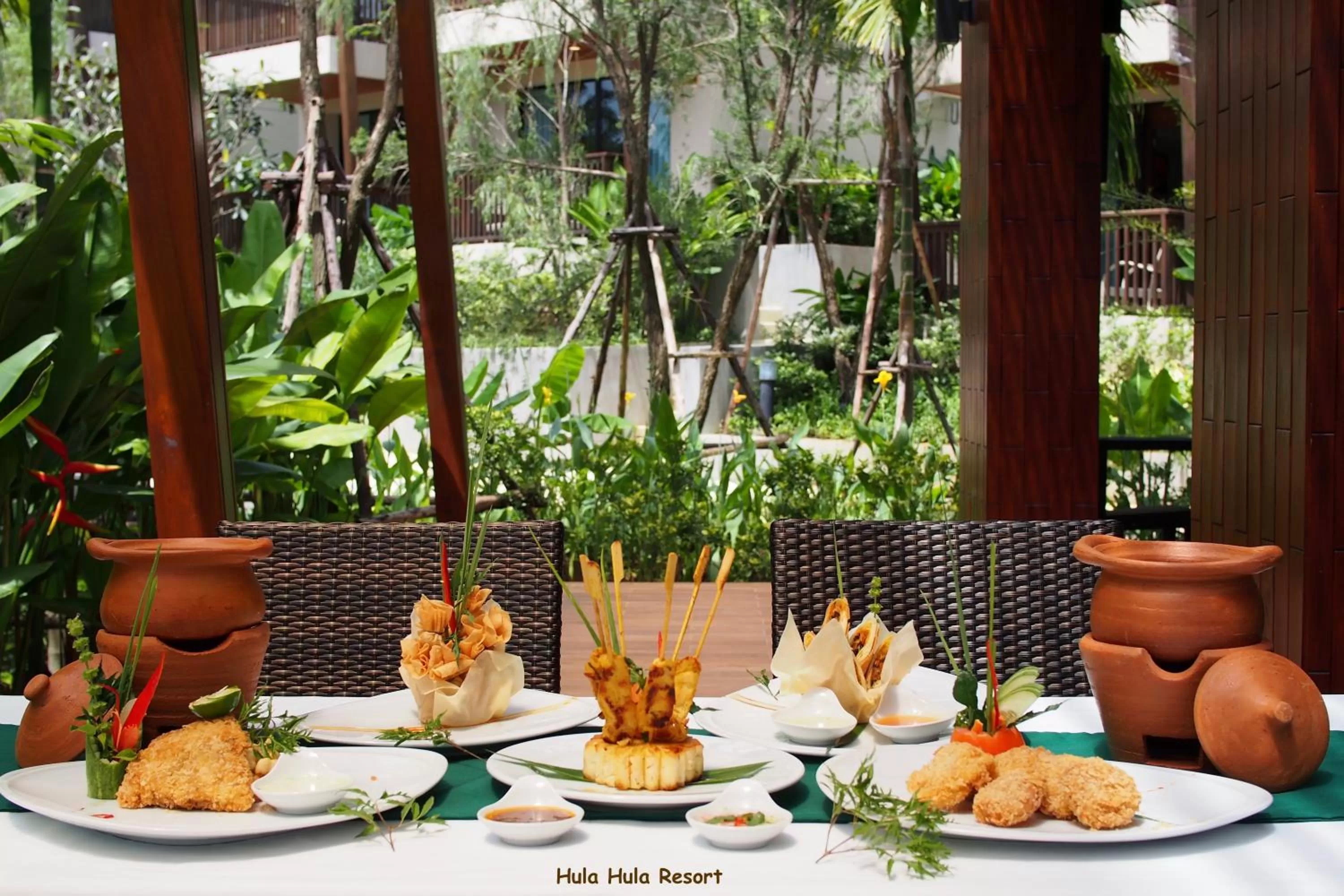 Lunch in HULA HULA RESORT l truly tropical and fun wellness