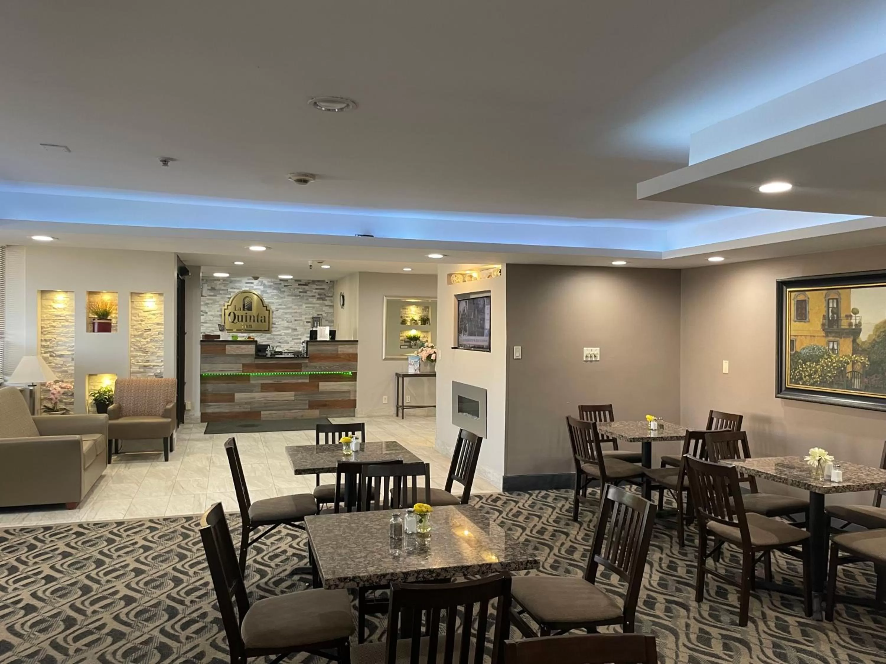 La Quinta Inn and Suites by Wyndham Cincinnati North
