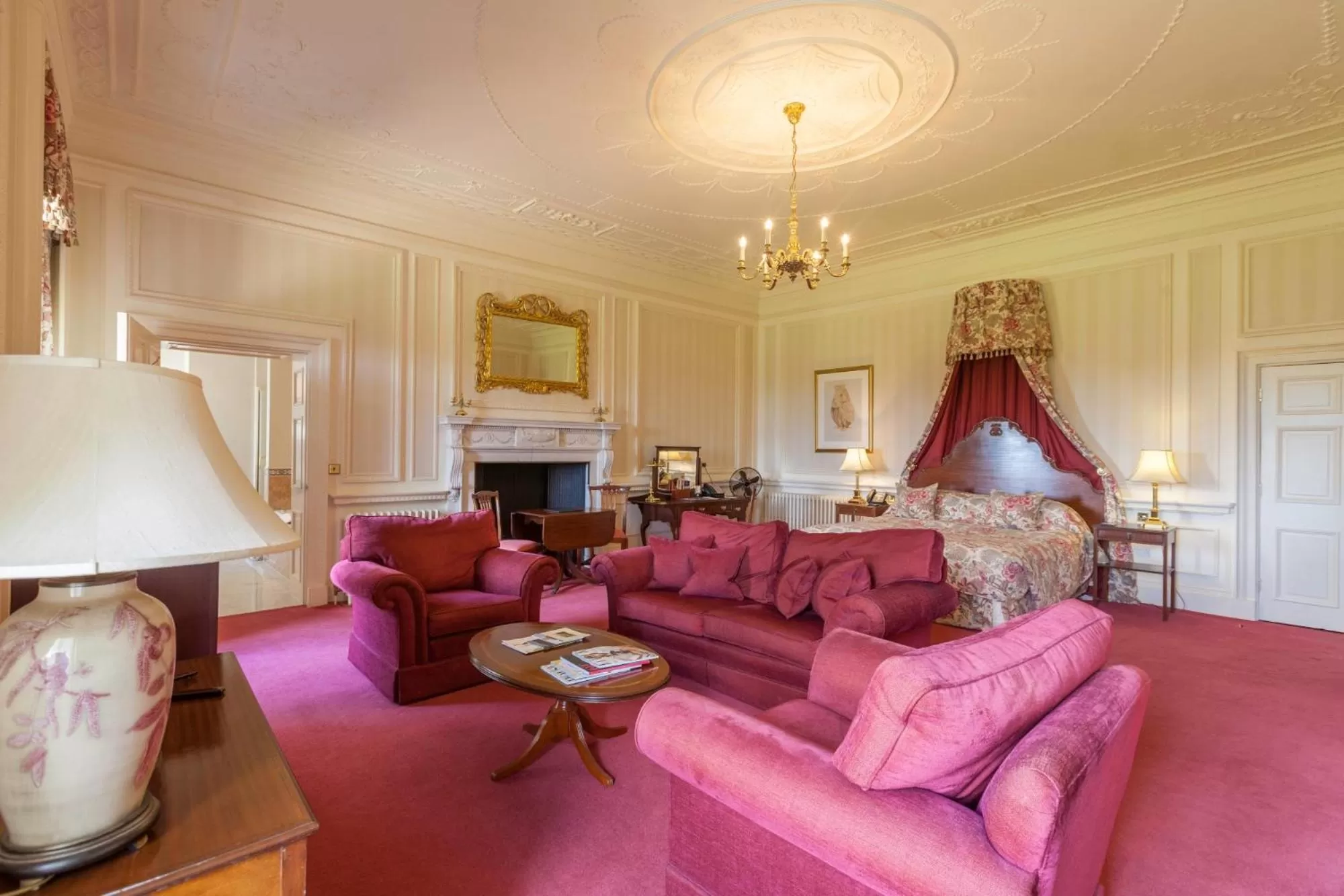 Living room in Luton Hoo Hotel, Golf and Spa