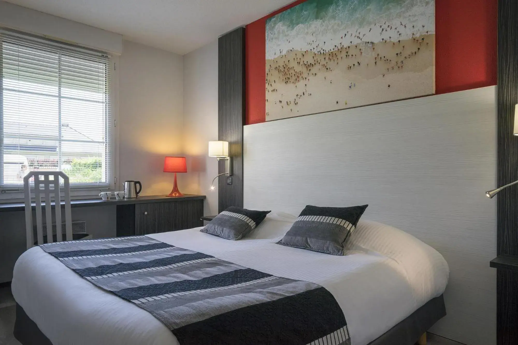 Superior Double Room in The Originals Boutique, Hôtel Le Pillebois, Bourg-en-Bresse Nord Superior Double Room in The Originals Boutique, Hôtel Le Pillebois, Bourg-en-Bresse Nord