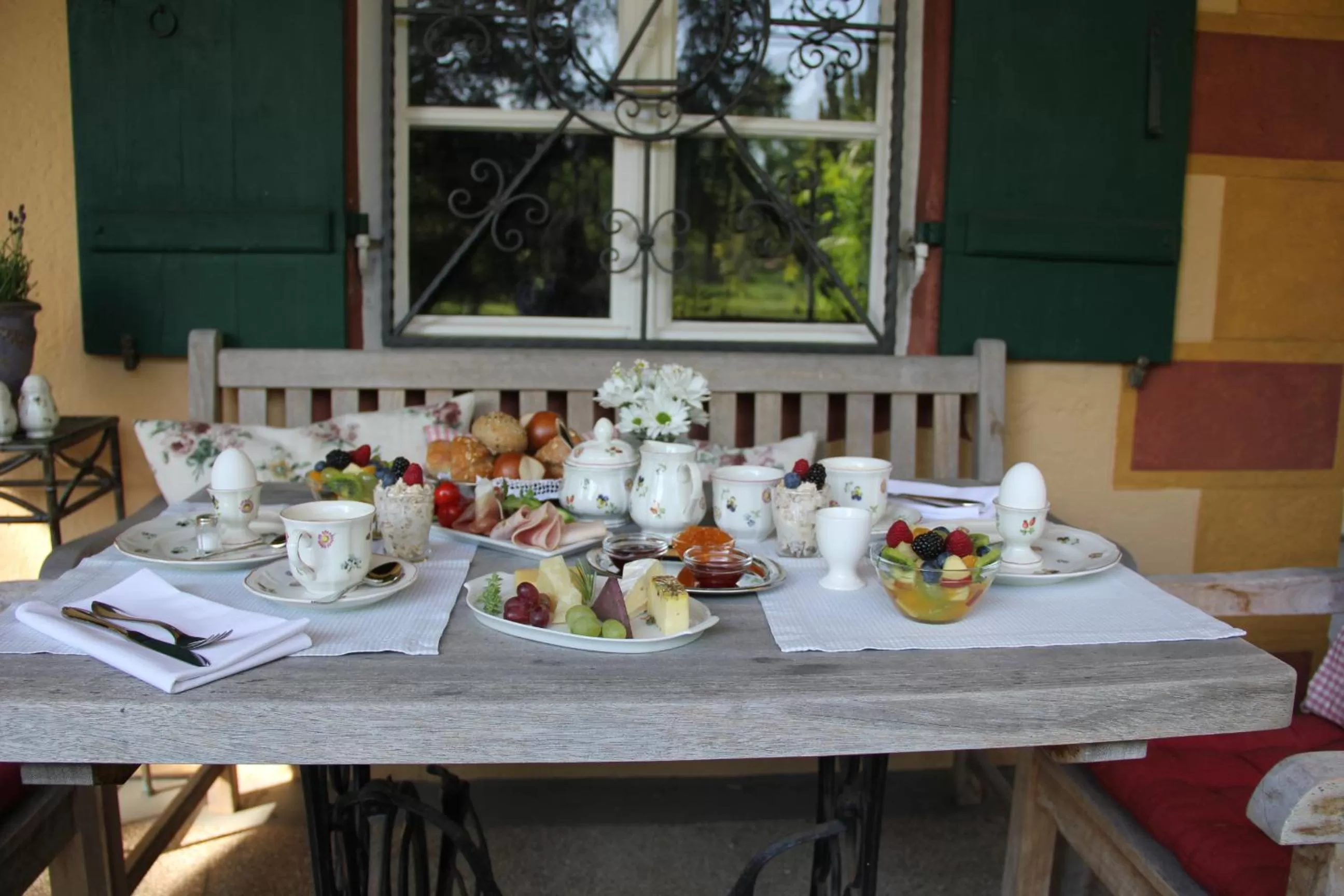 Breakfast in Villa Zollhaus Bed & Breakfast