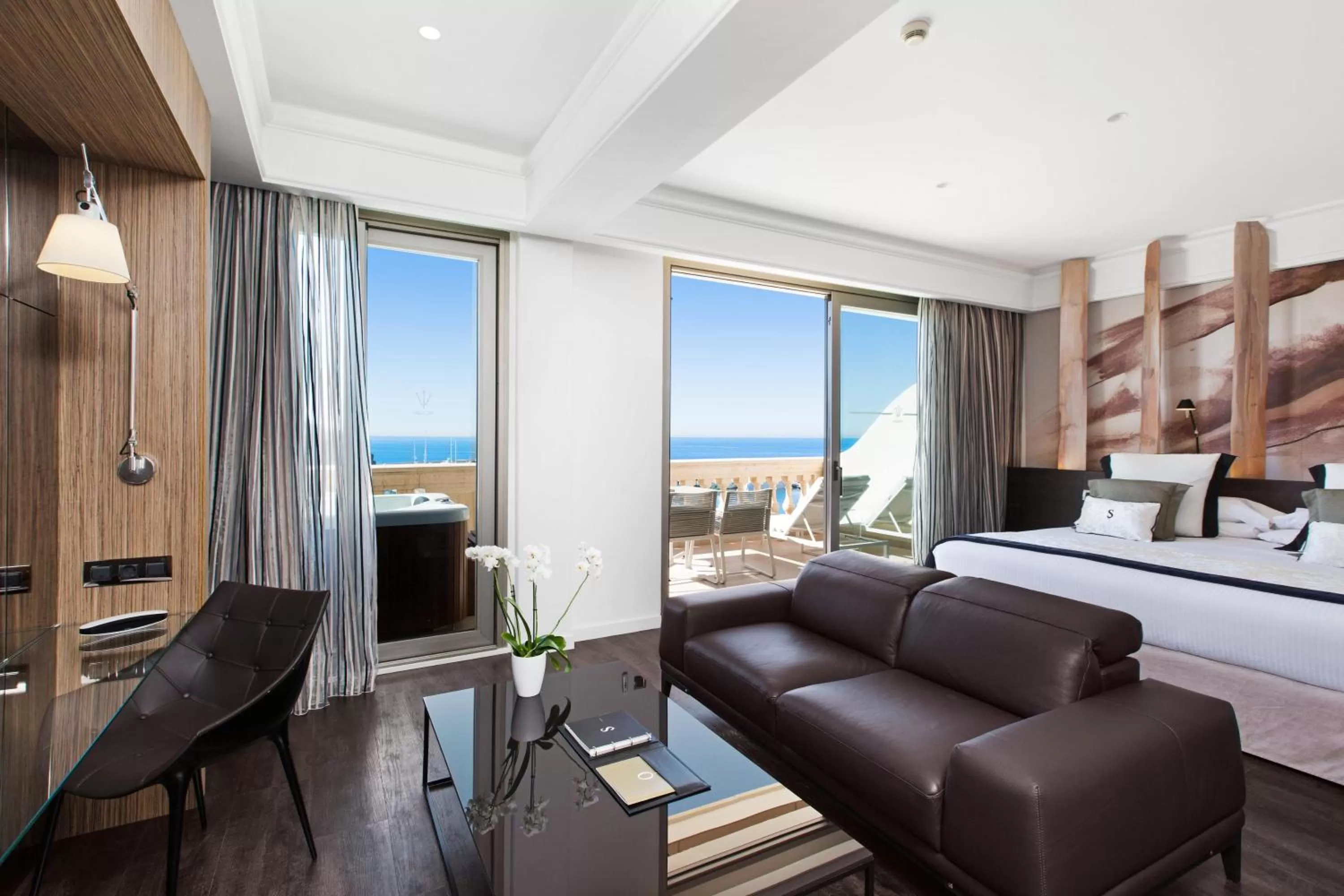 Photo of the whole room, Bed in Pure Salt Port Adriano - Adults Only