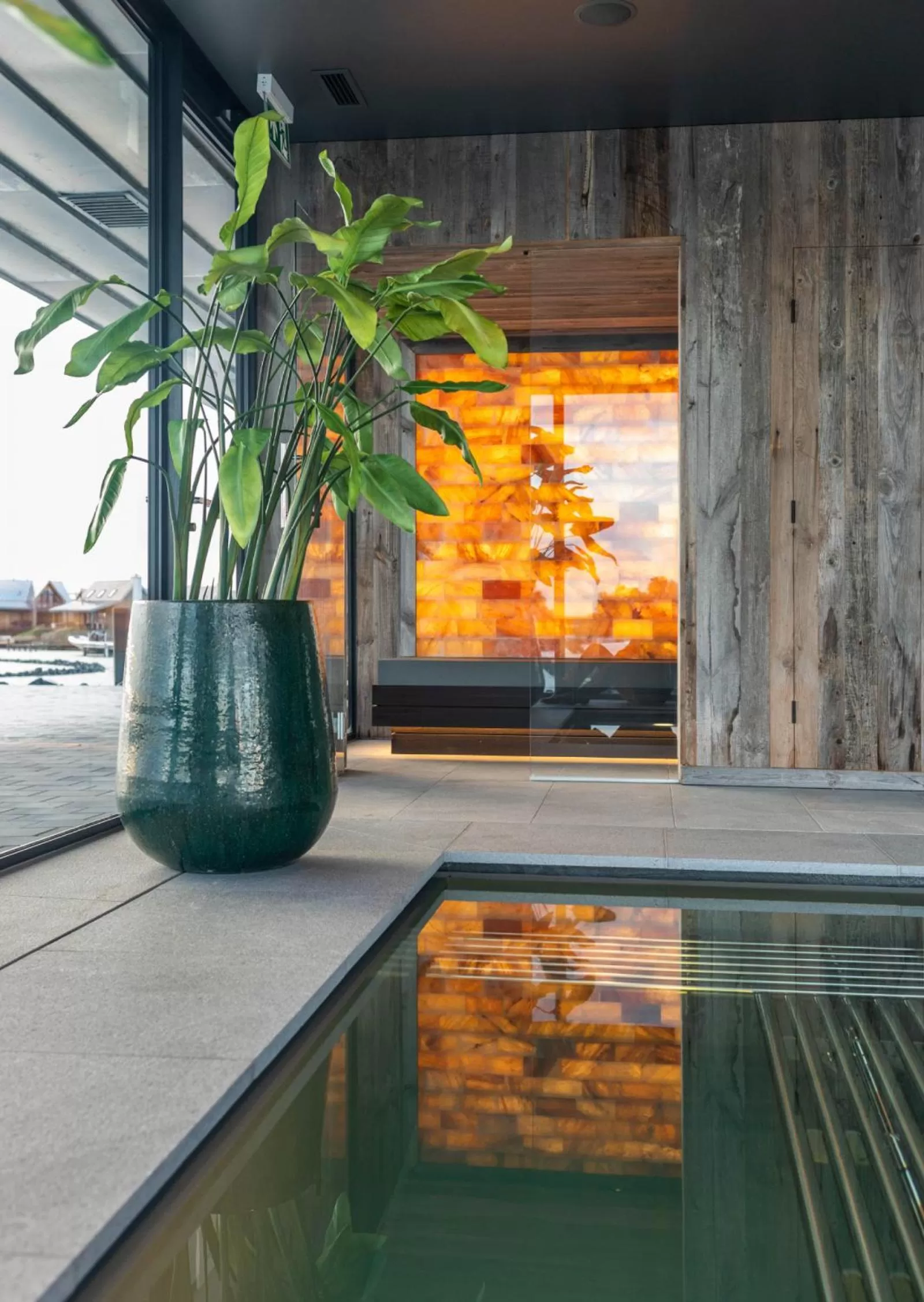 Spa and wellness centre/facilities, Swimming Pool in Waterrijk Oesterdam Hotel