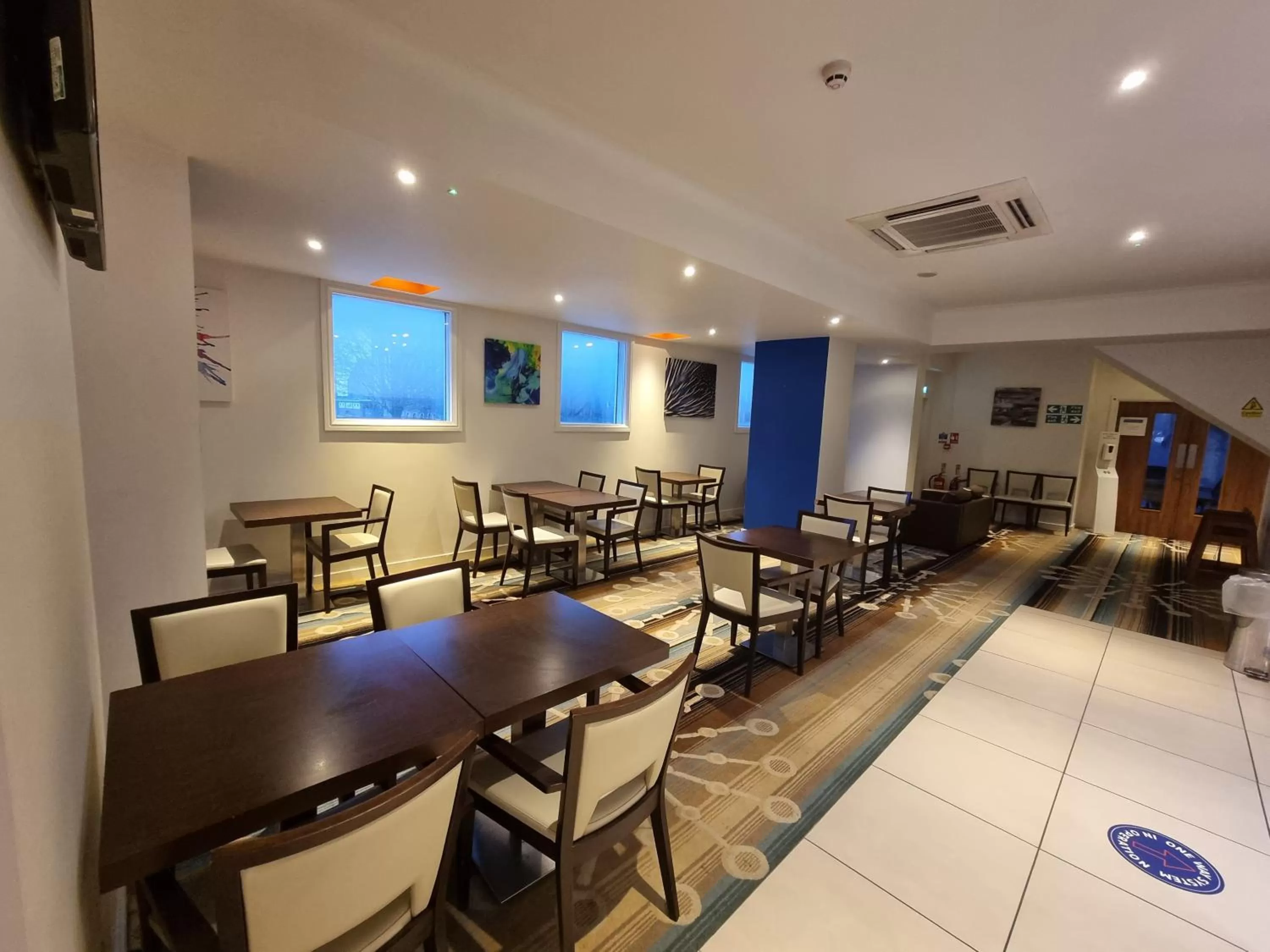 Restaurant/places to eat in Holiday Inn Express Wakefield by IHG