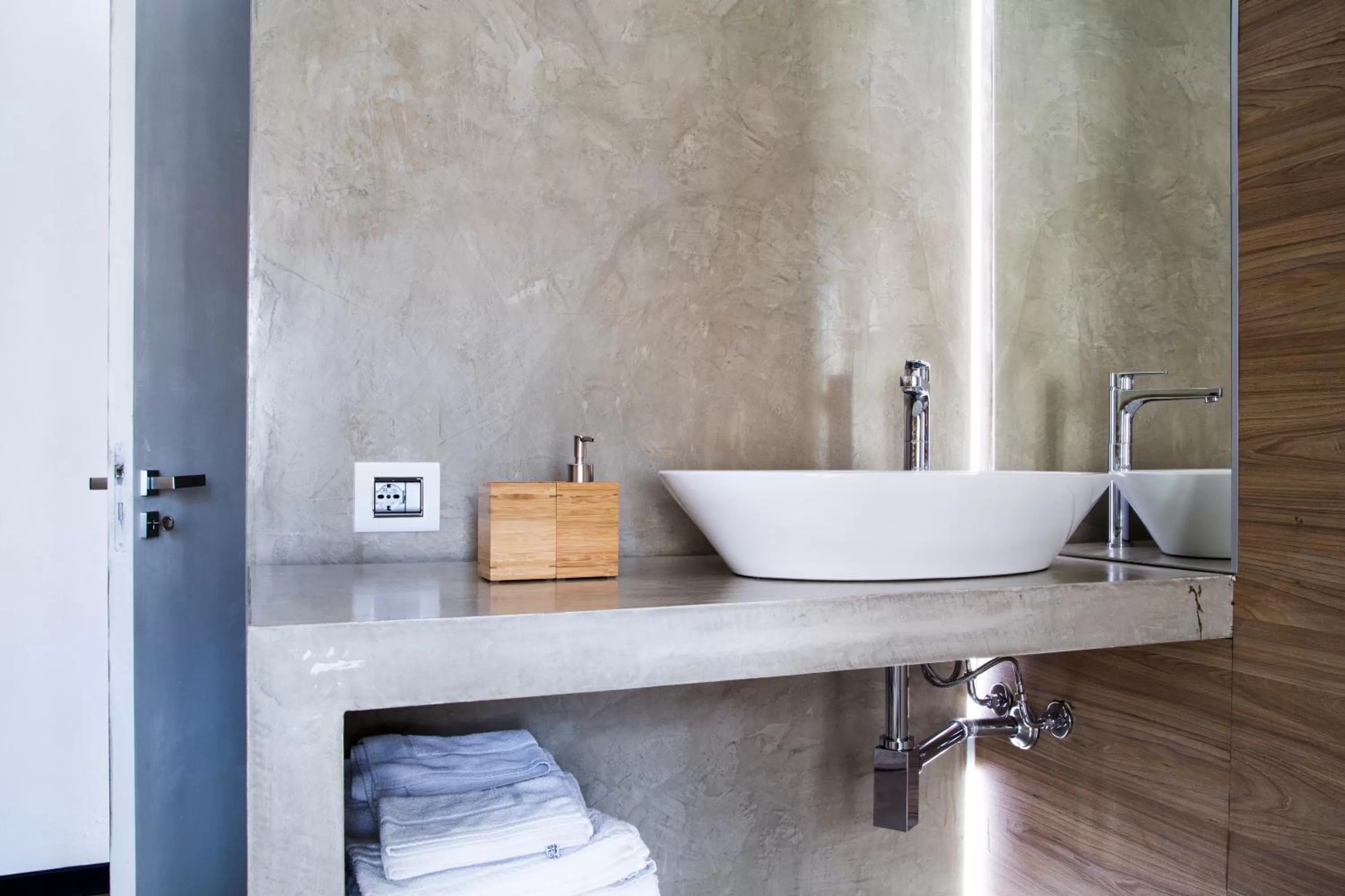 Bathroom in Community Rooms & Wine