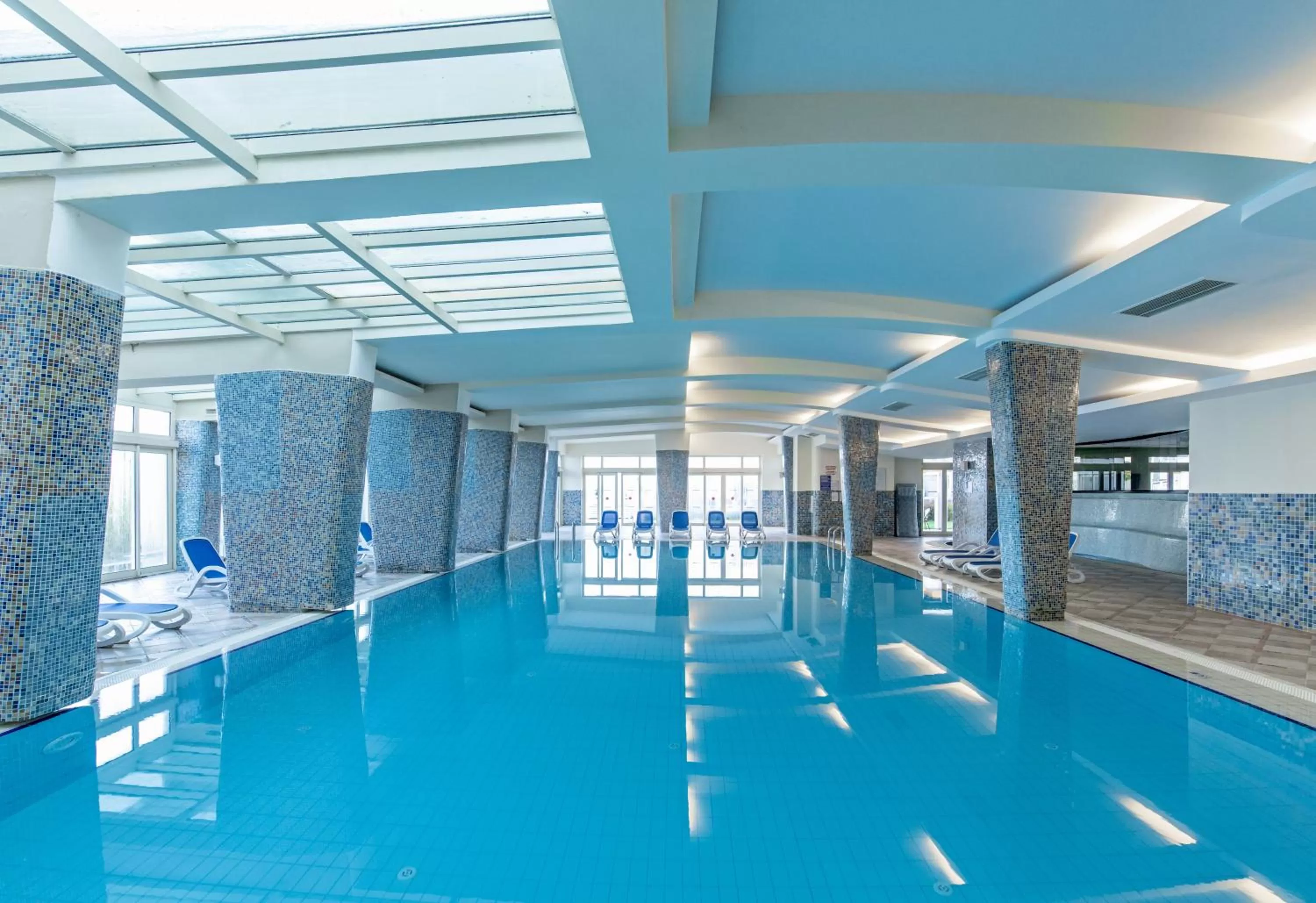 Swimming pool in La Blanche Resort & Spa