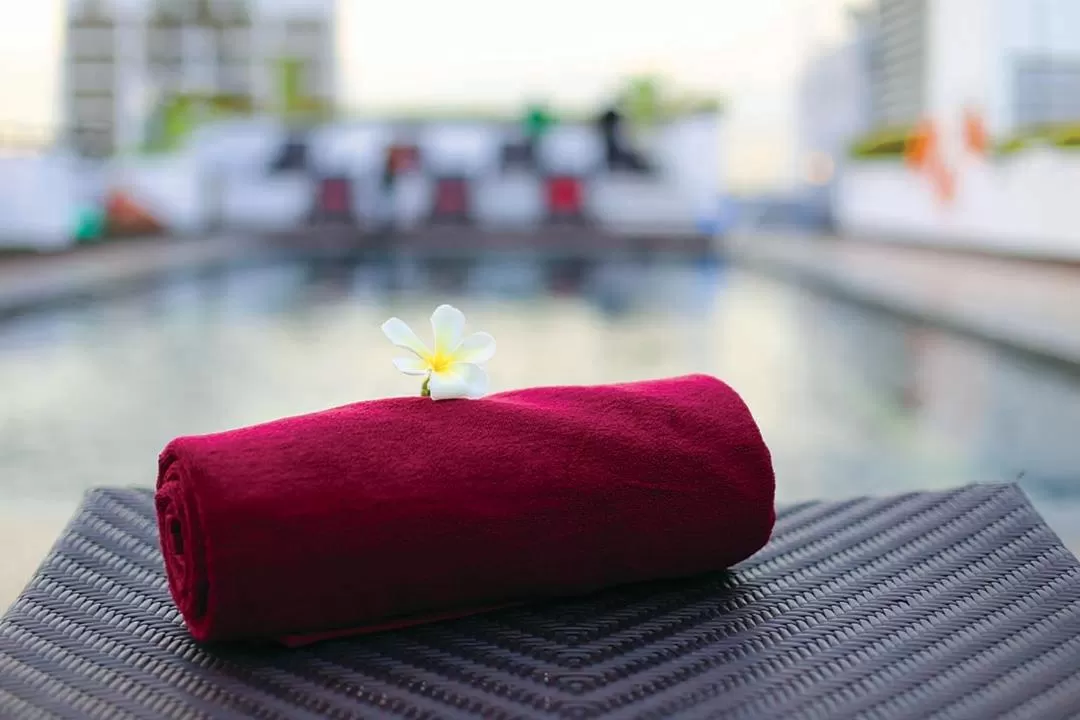 Swimming pool in Furama Silom Hotel