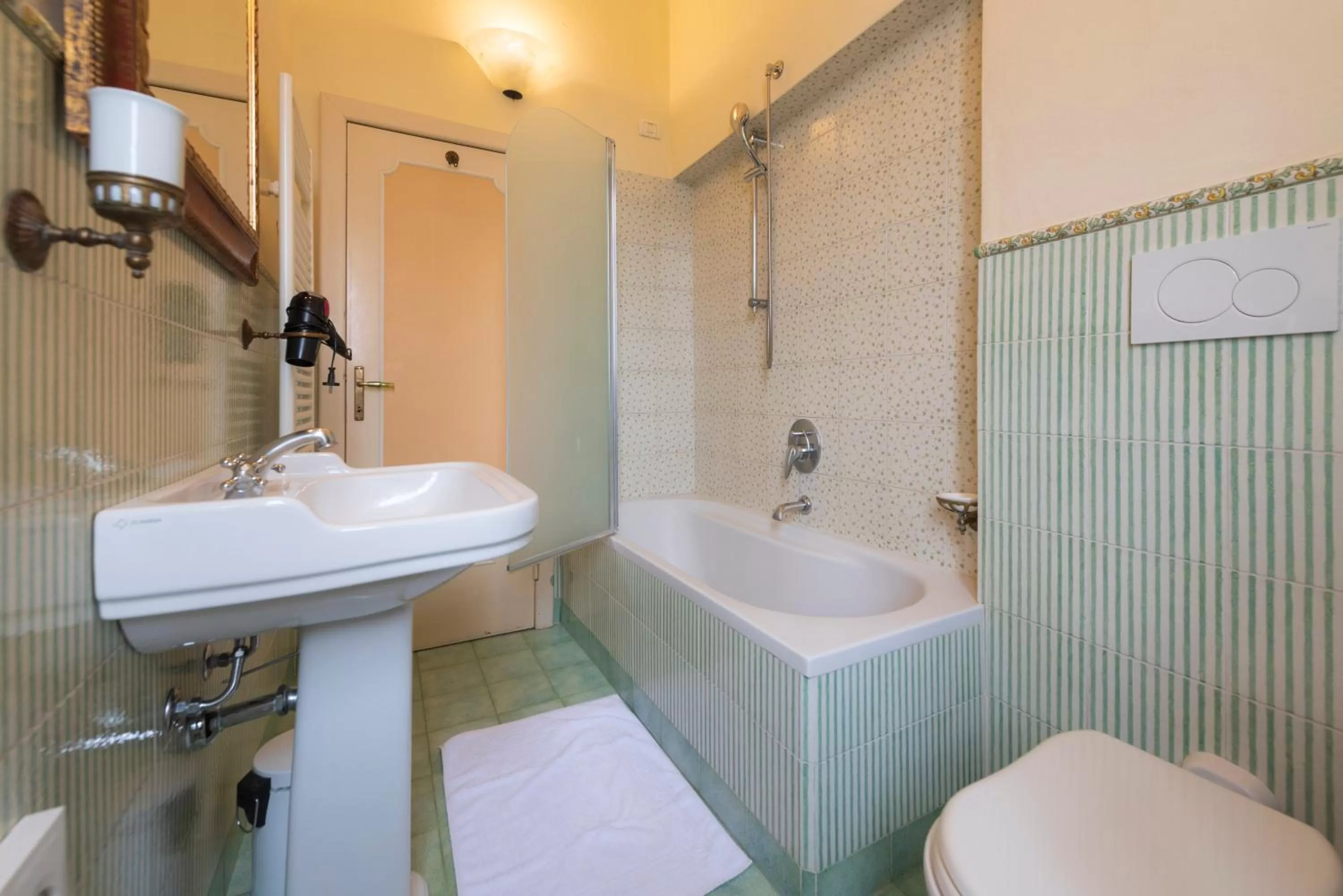 Bathroom in Villa Scacciapensieri Boutique Hotel