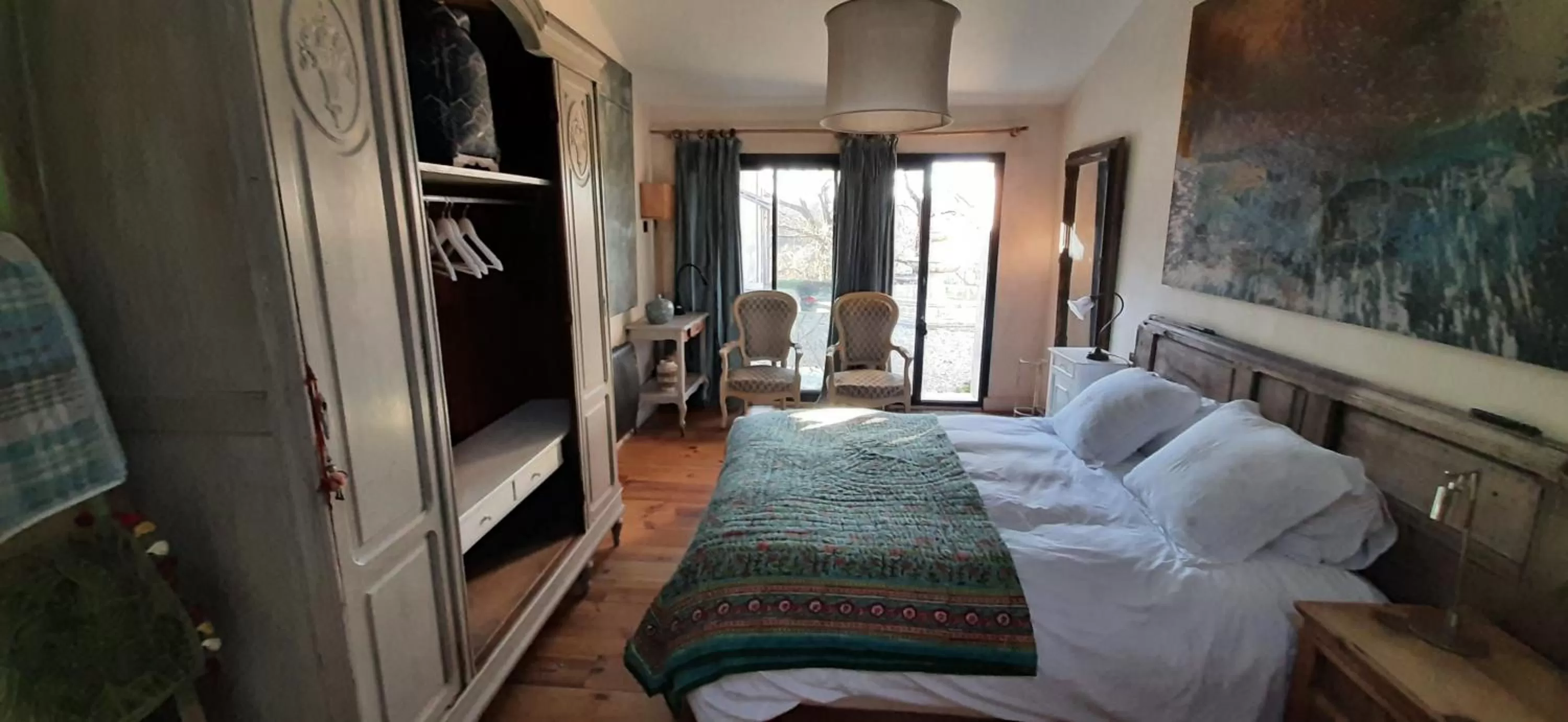 Photo of the whole room in Aux Tuileries Nord