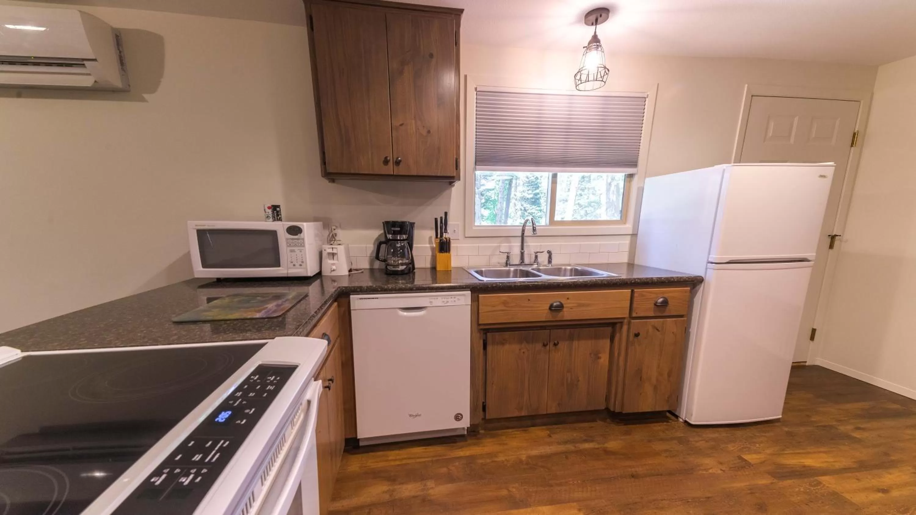 Kitchen or kitchenette in Eagle Cap Chalets