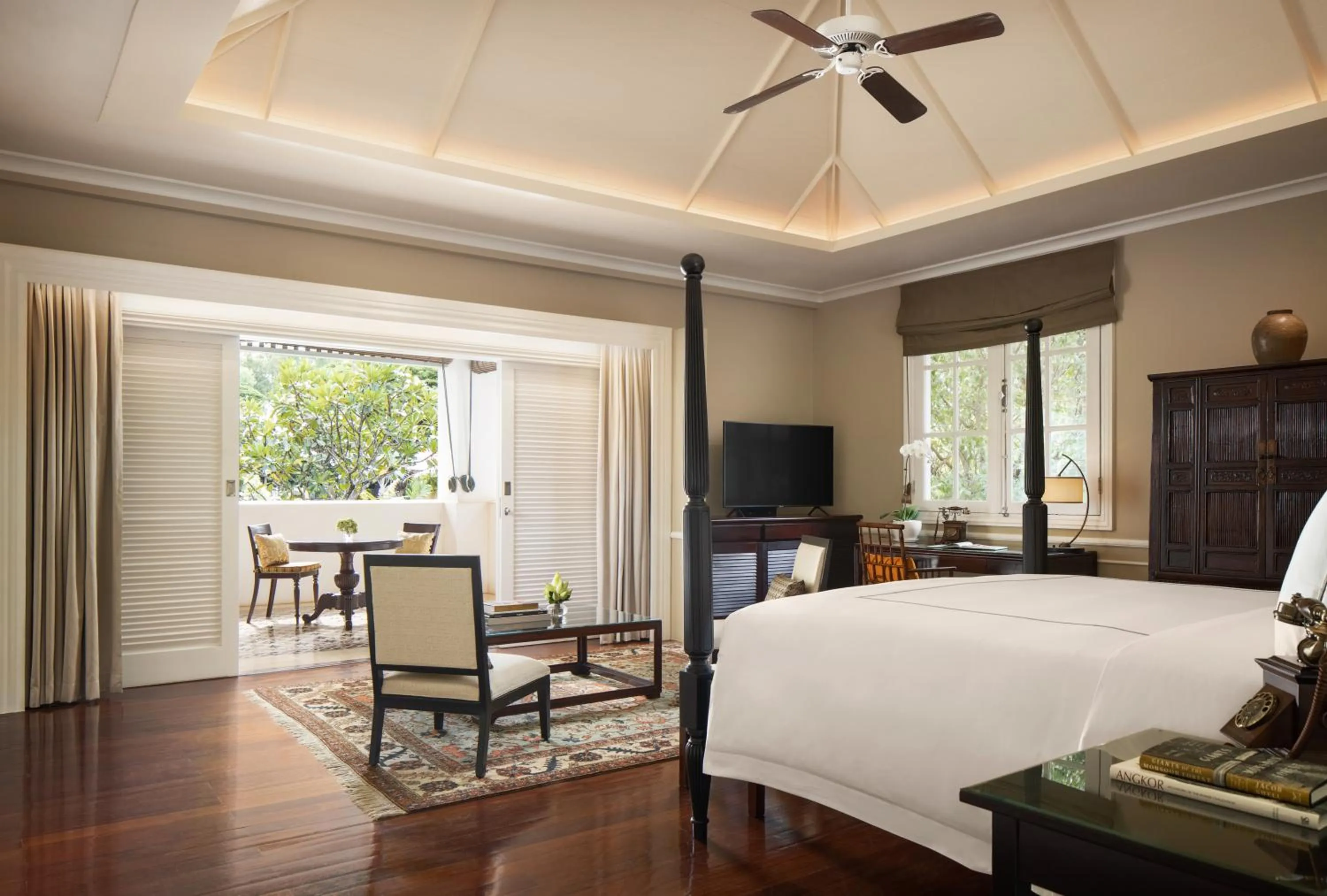 Bed in Raffles Grand Hotel d'Angkor