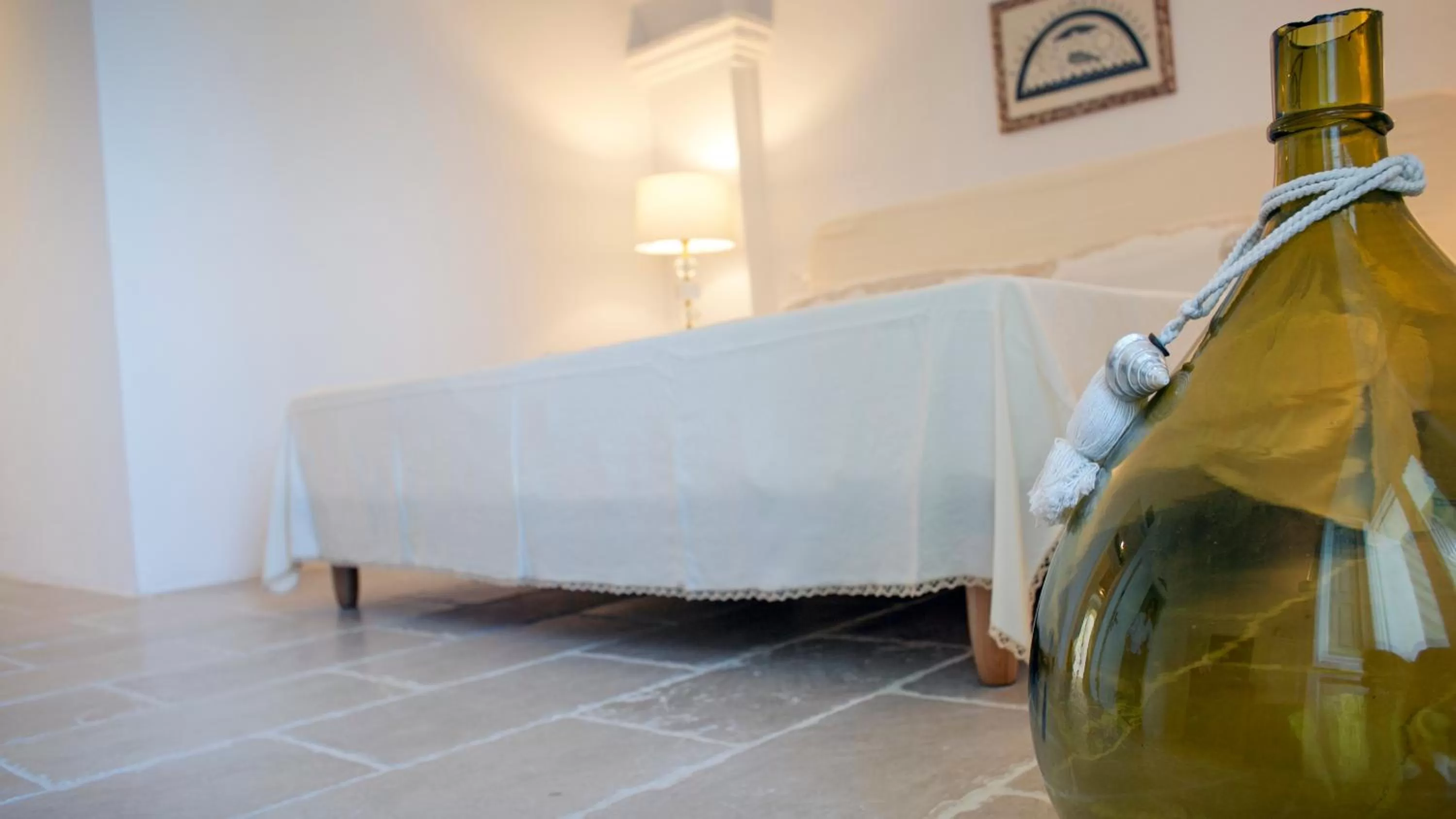 Decorative detail, Bed in dimore di portadibasso