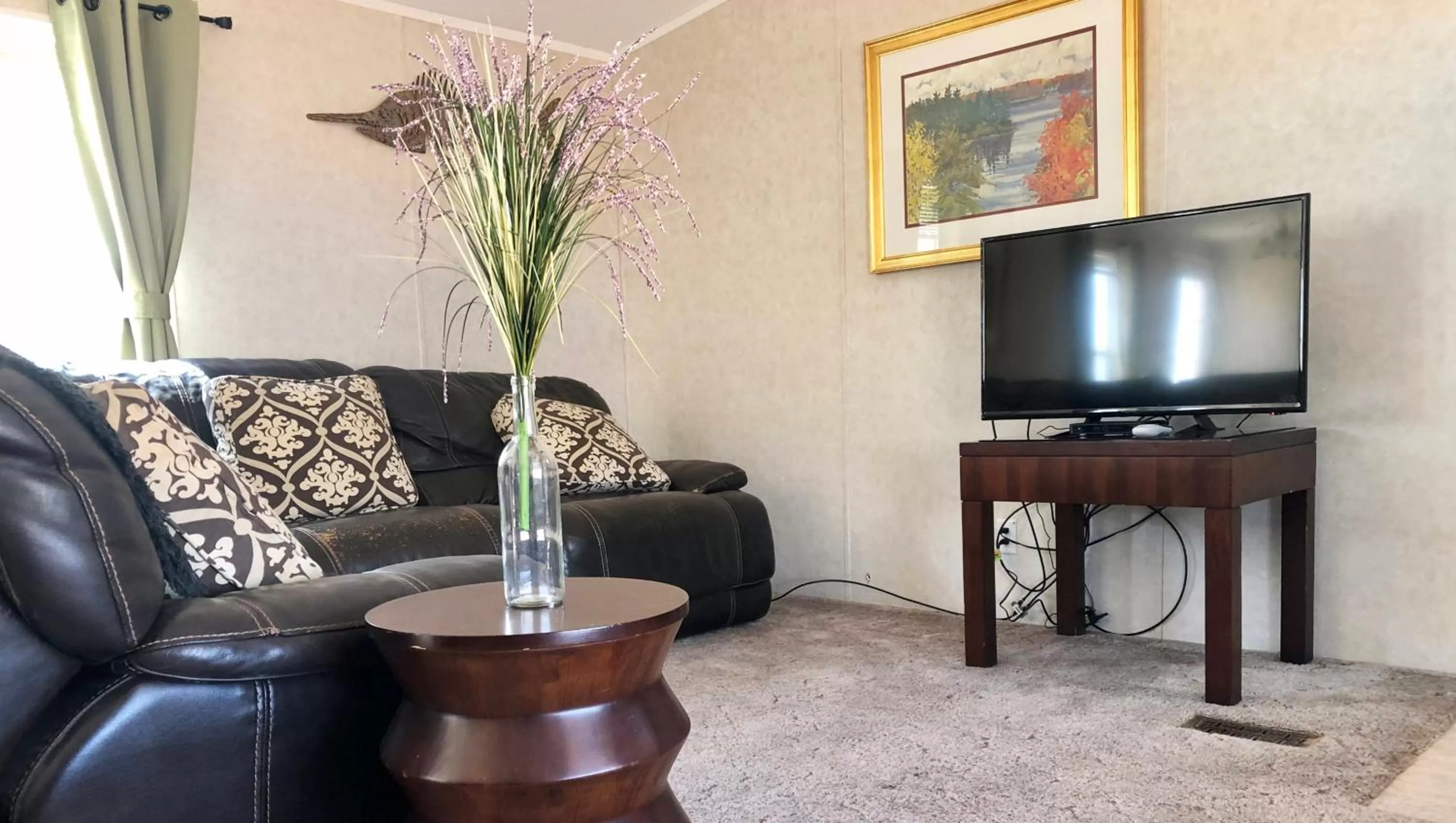 Living room in Ticaboo Lodge