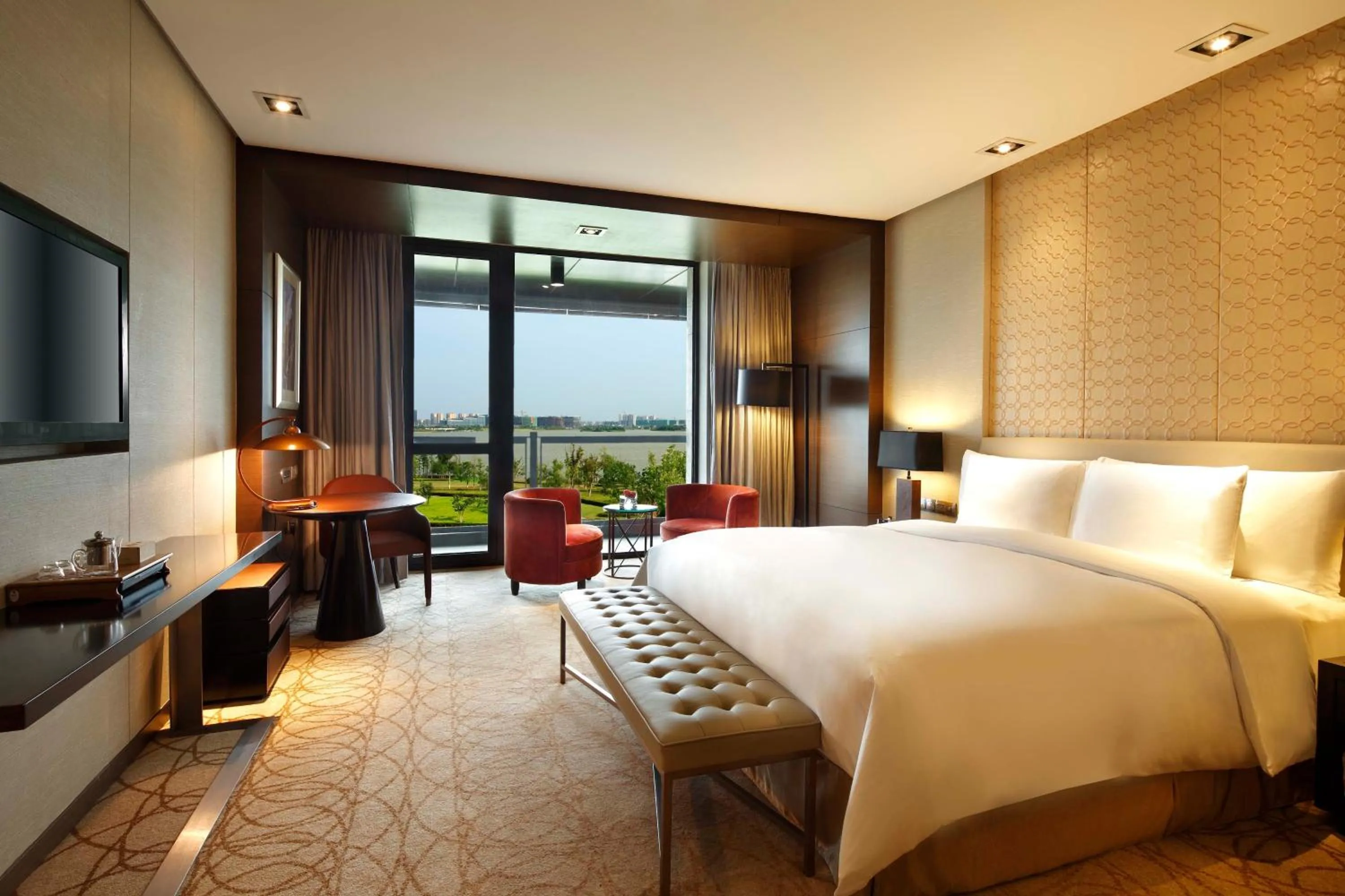 Photo of the whole room, Bed in Crowne Plaza Xuzhou Dalong Lake by IHG
