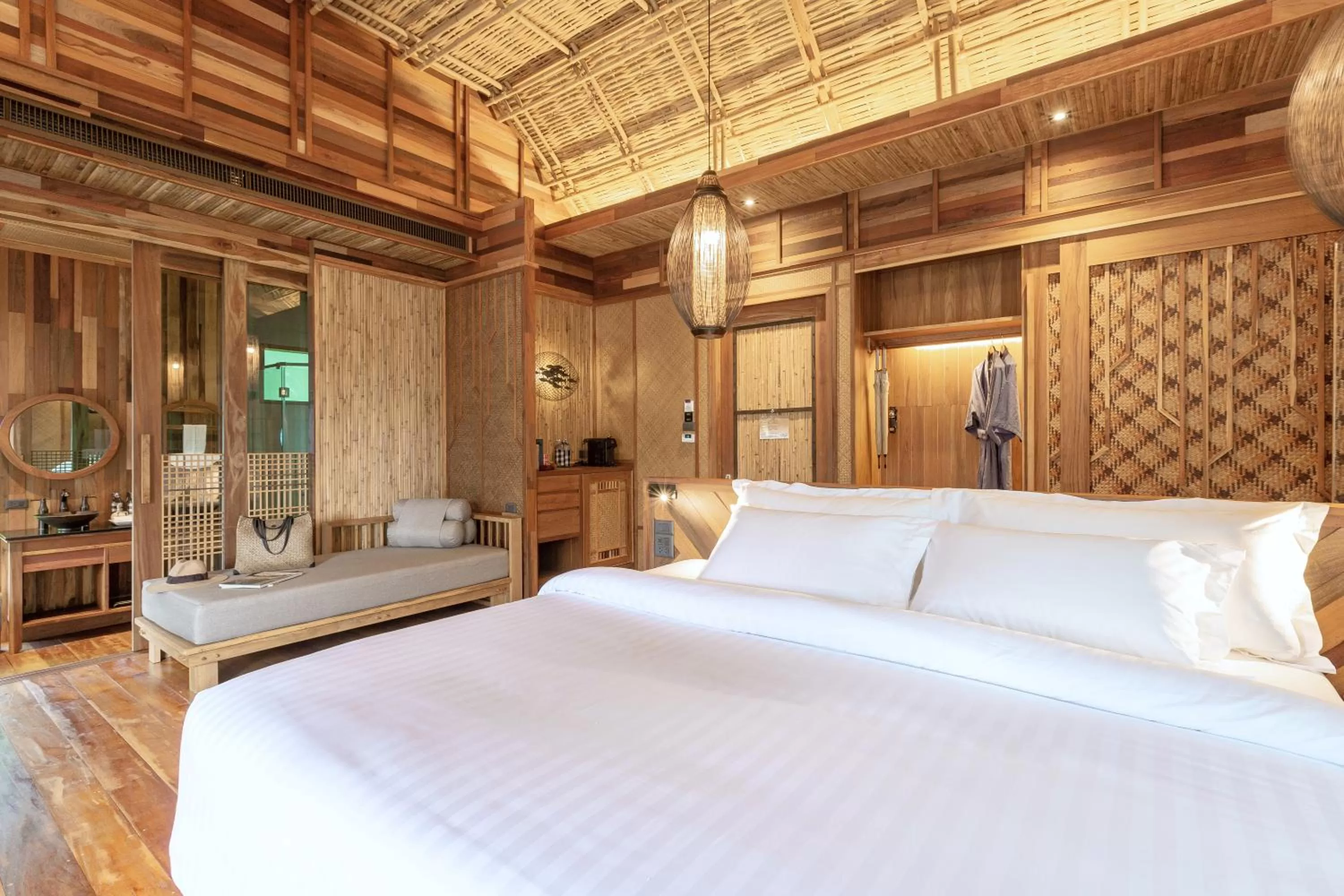 Bed in Venice Krabi Villa Resort