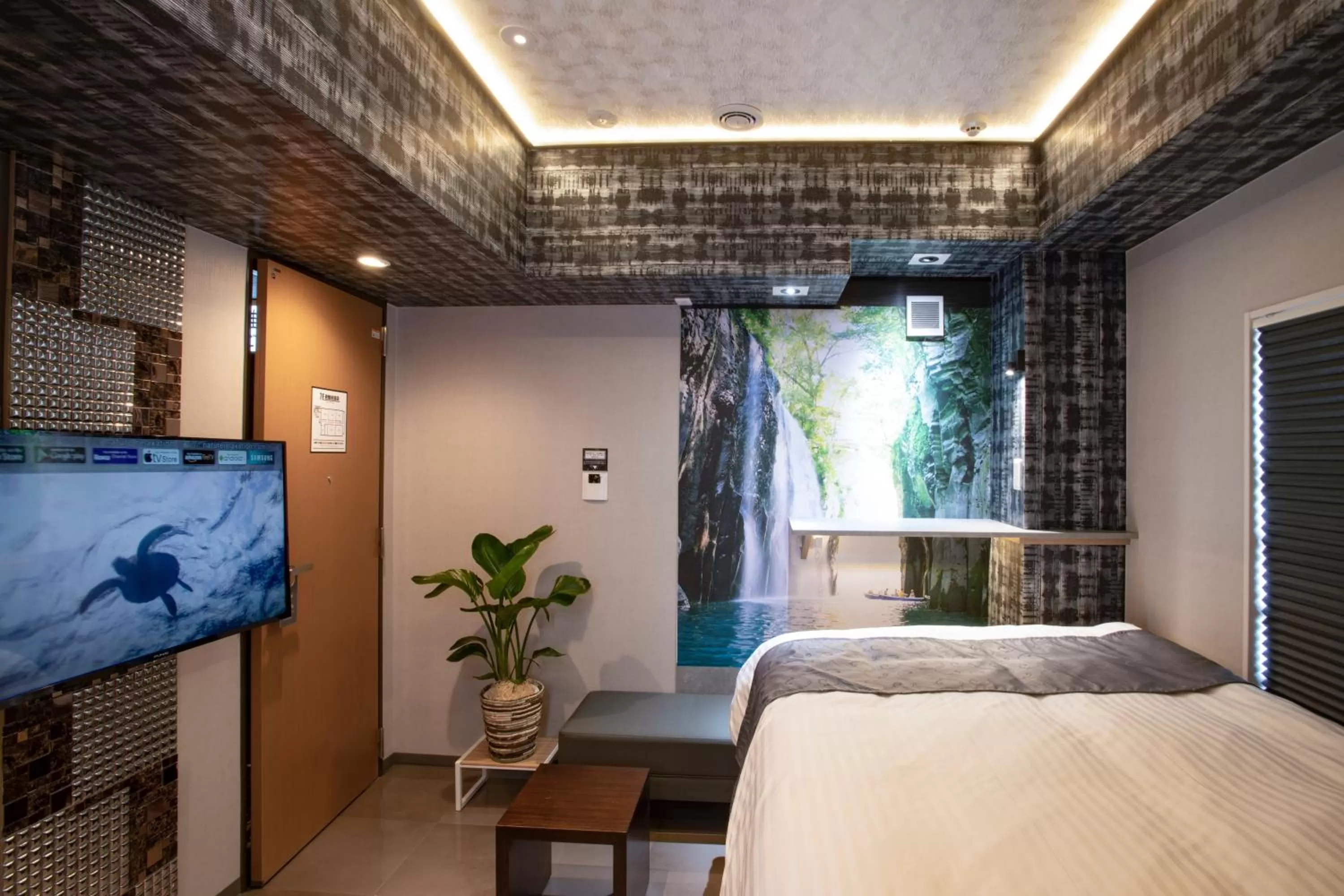 Bed in Pinpon Hotel Hiroshima