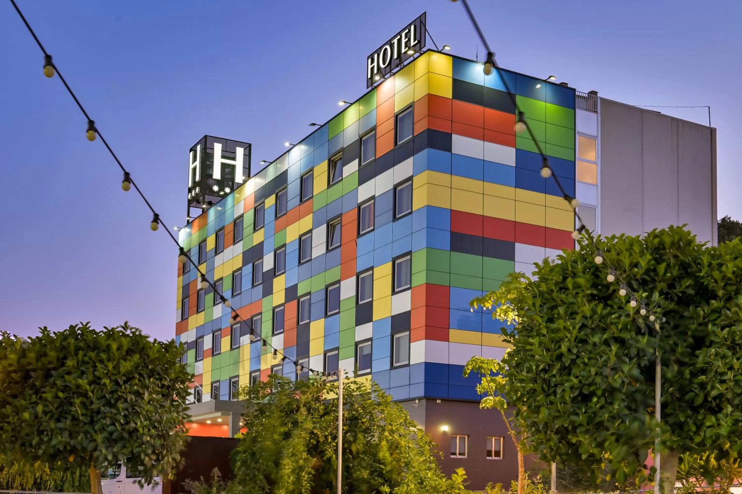 Property building in Sercotel Riscal