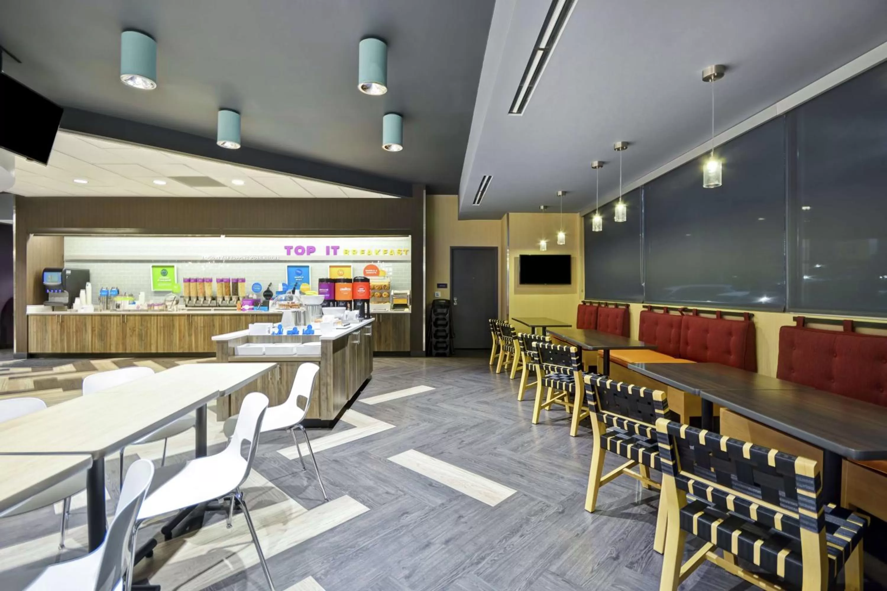 Dining area in Tru By Hilton Sumter