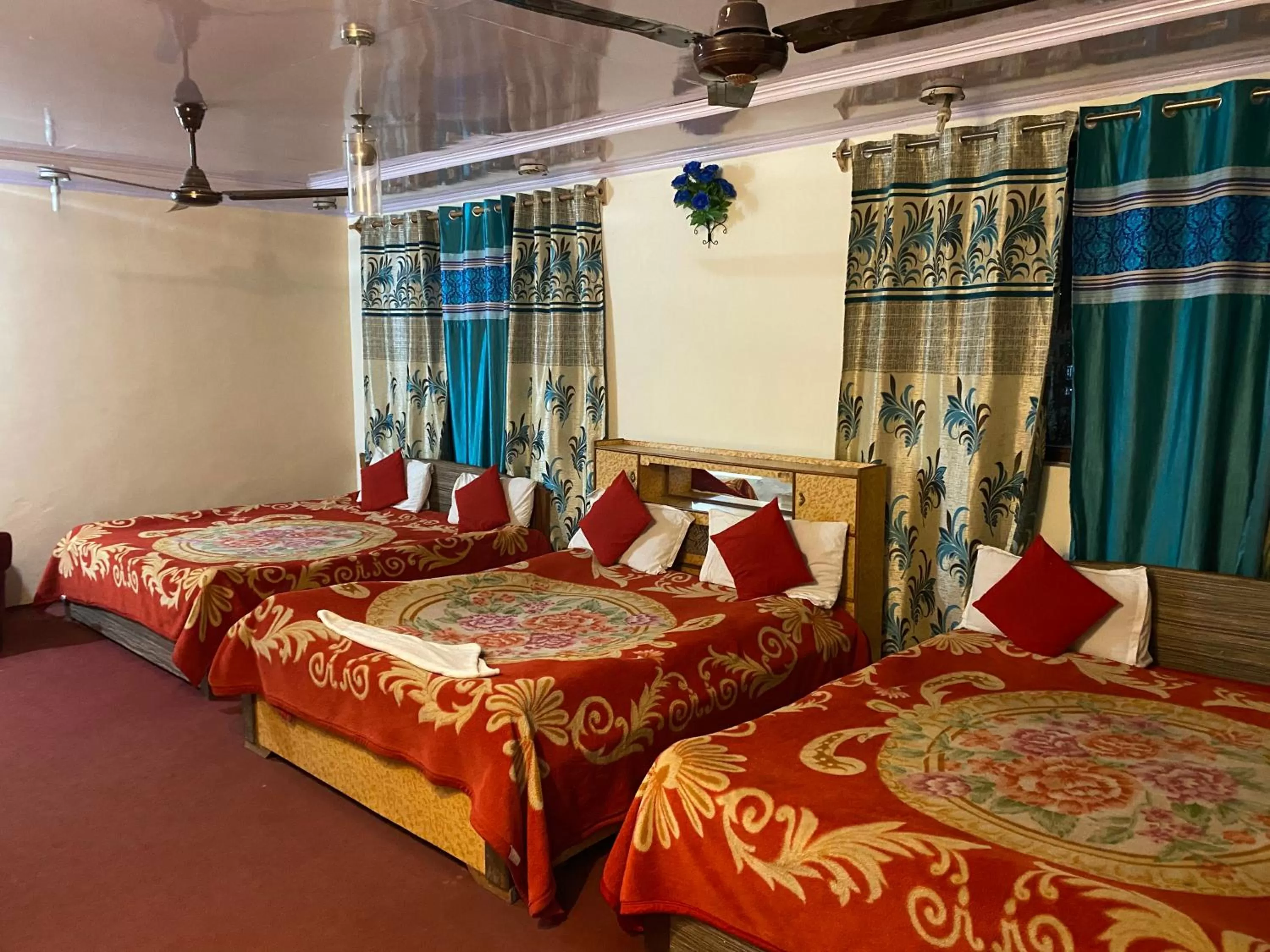 Bed in Hotel Young Mamta