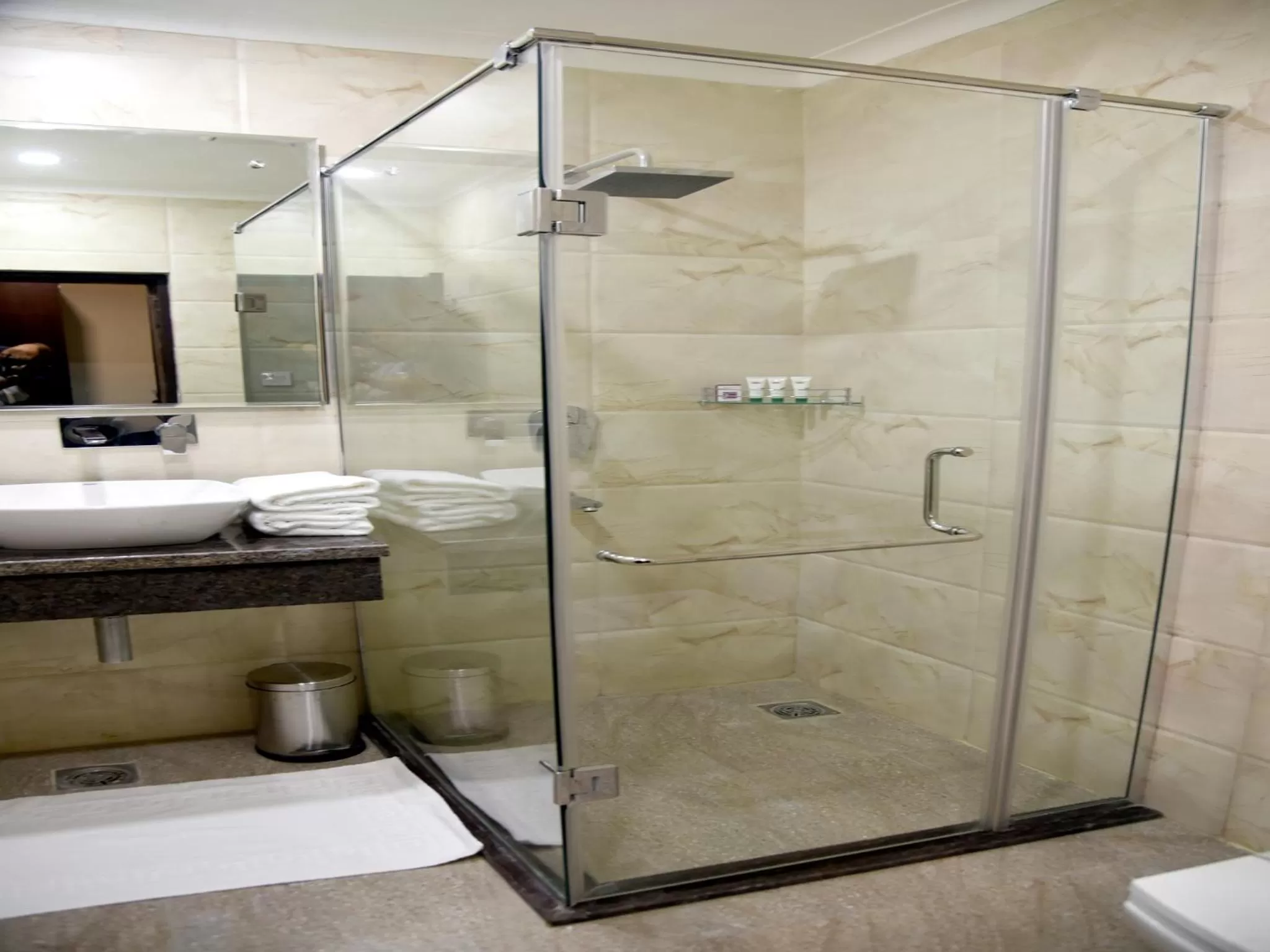 Clarks Inn Suites Katra